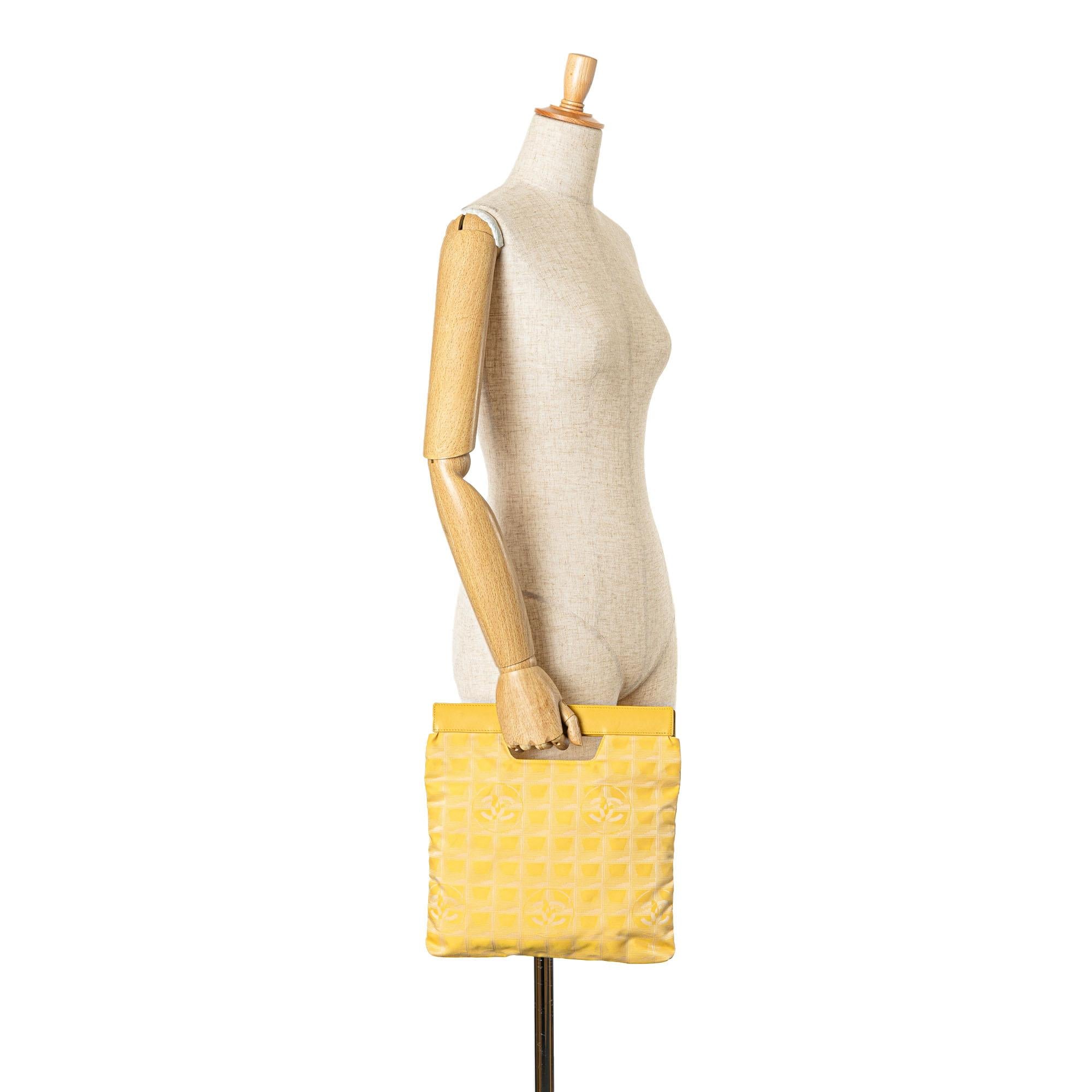 Chanel New Travel Line Handbag (SHG-L2MxnI)