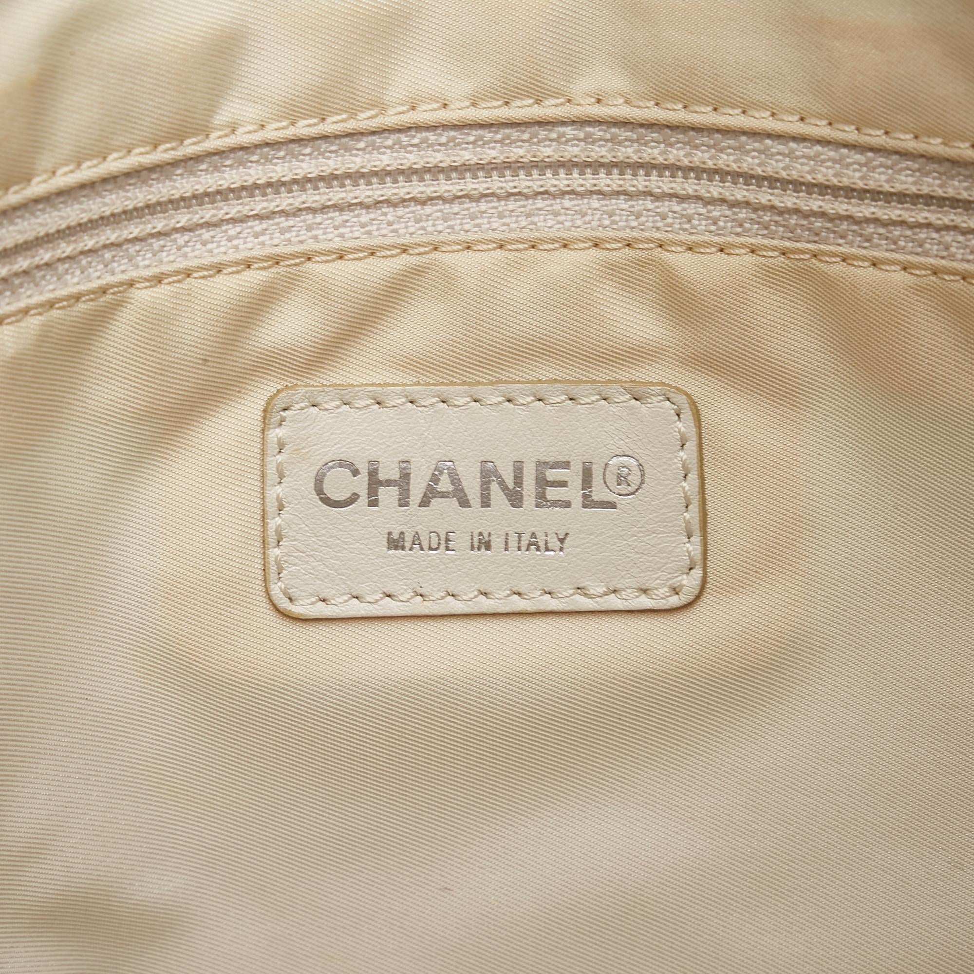 Chanel New Travel Line Tote (SHG-37923)