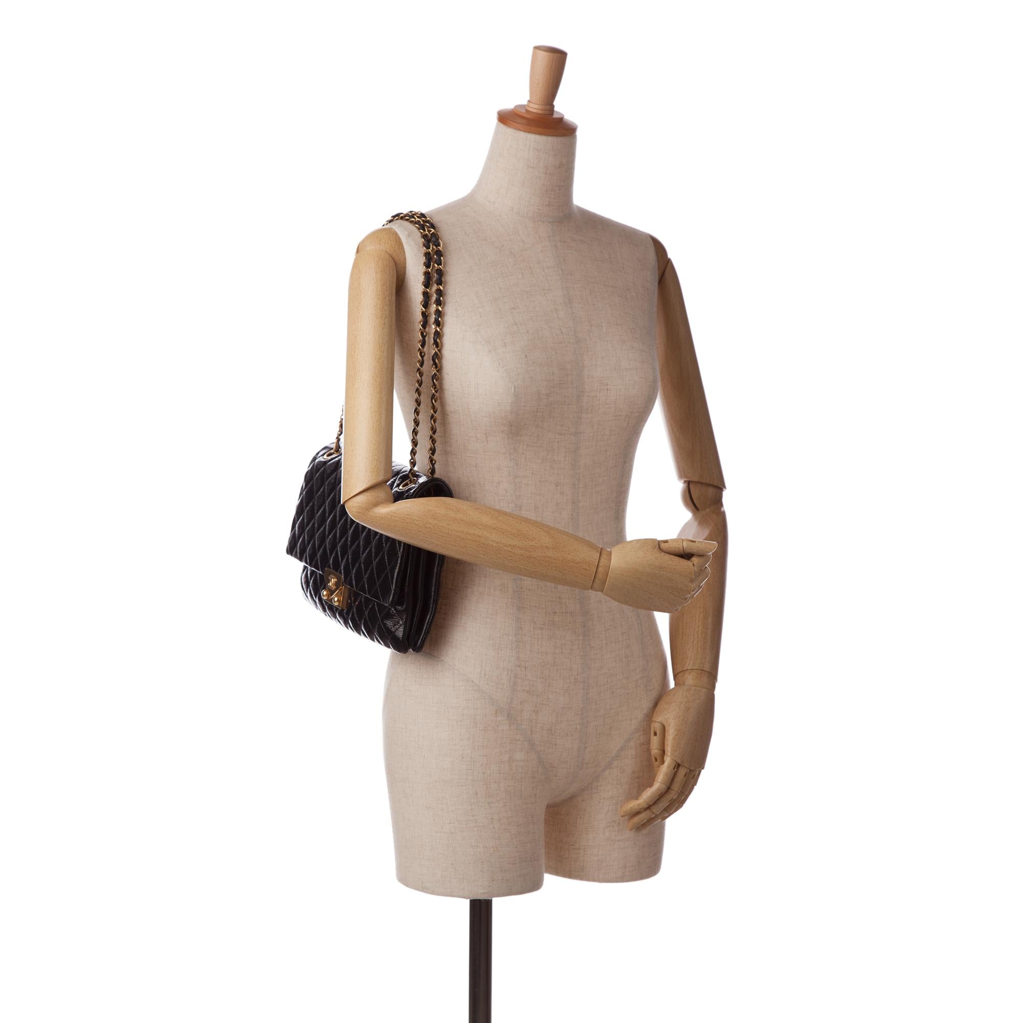 Chanel Pagoda Accordion Flap Bag (SHG-xIPqii)