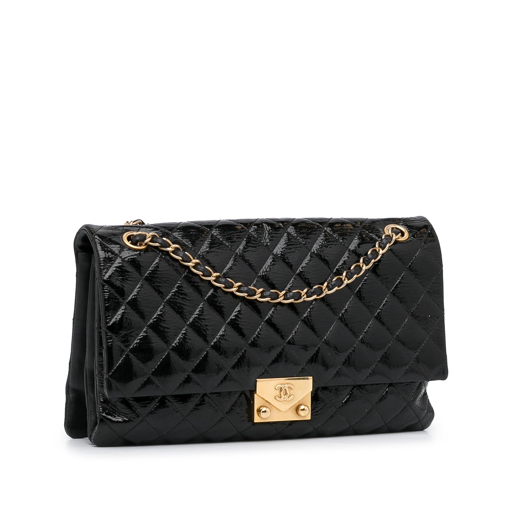 Chanel Pagoda Accordion Flap Bag (SHG-xIPqii)