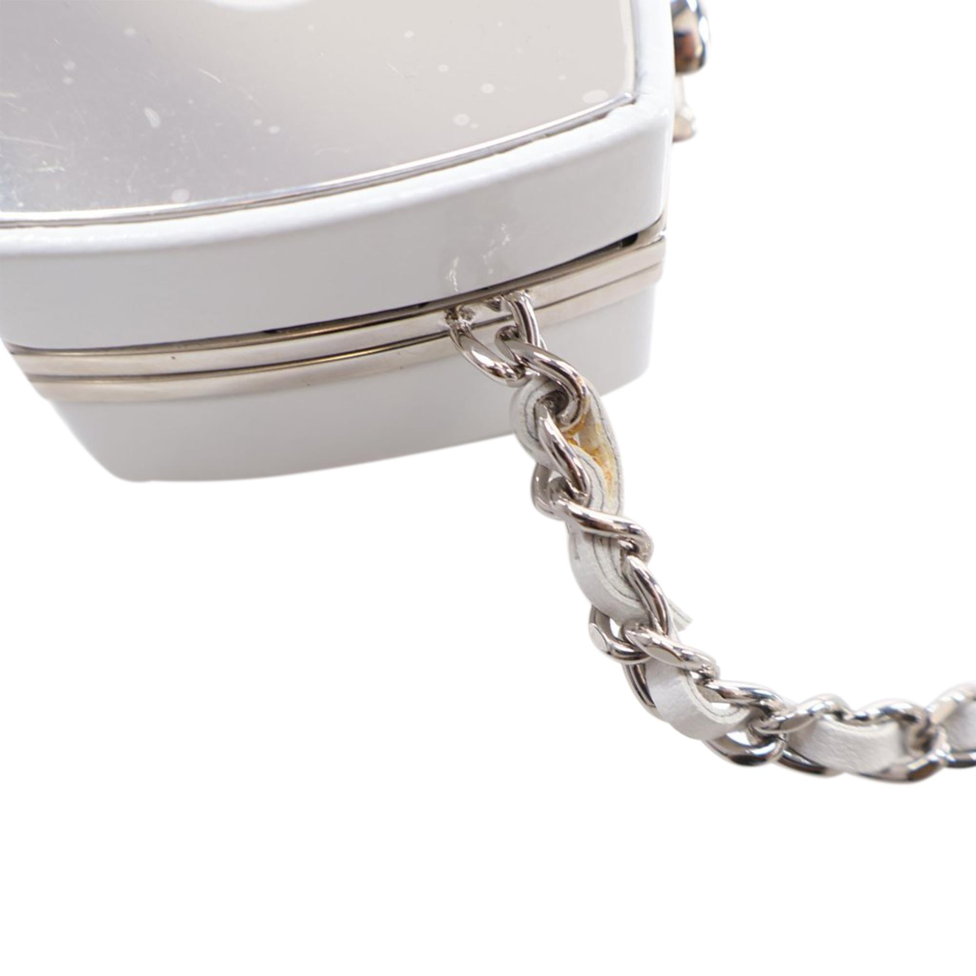 Chanel Patent Goatskin Make-Up Box Clutch With Chain (SHG-cNmuxS)