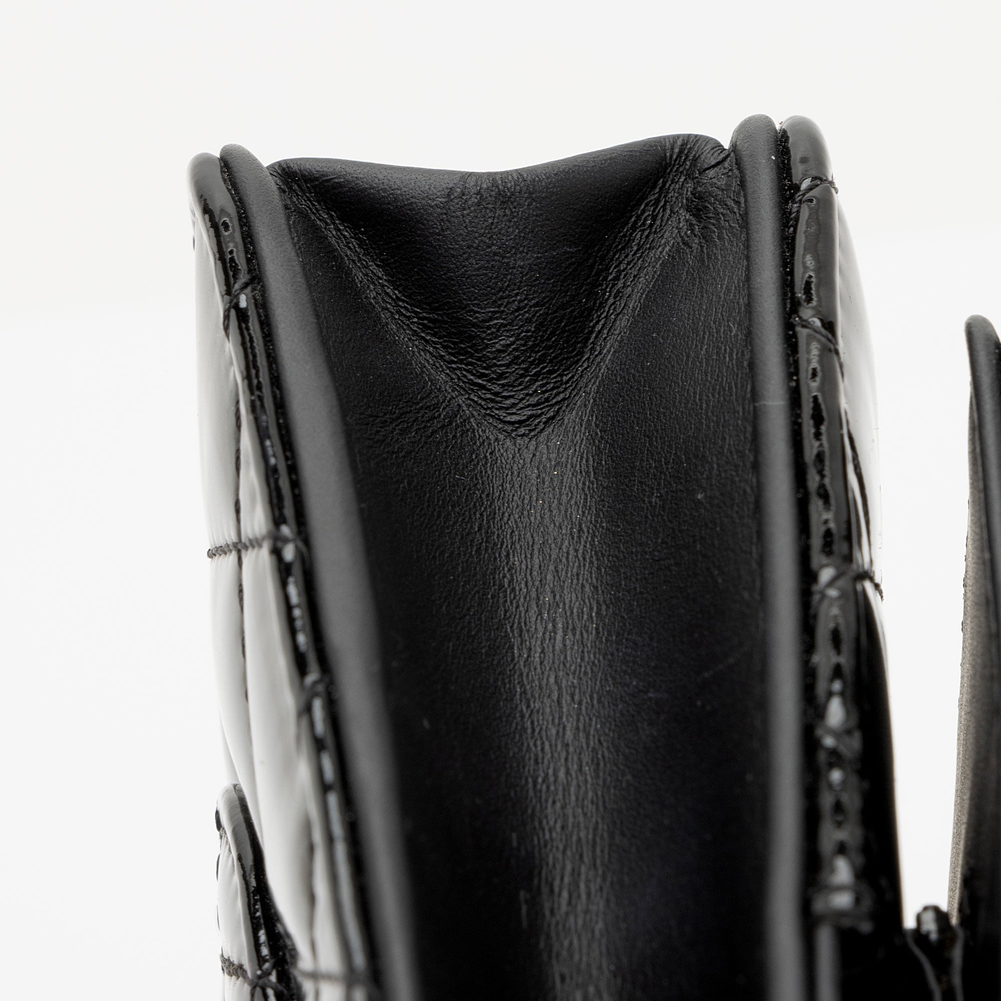 Chanel Patent Leather Classic Wallet on Chain (SHF-8fowjN)