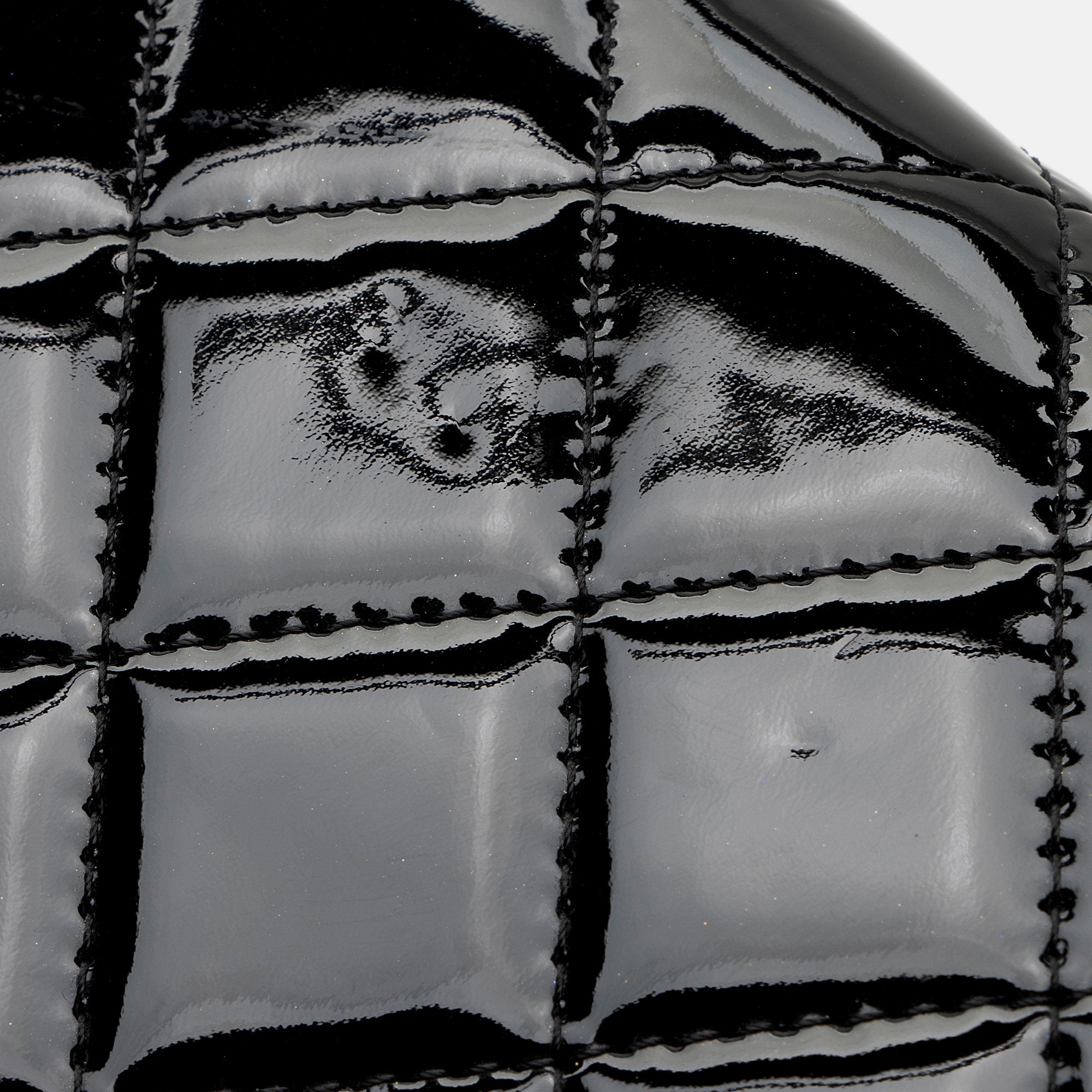 Chanel Patent Leather Classic Wallet on Chain (SHF-8fowjN)