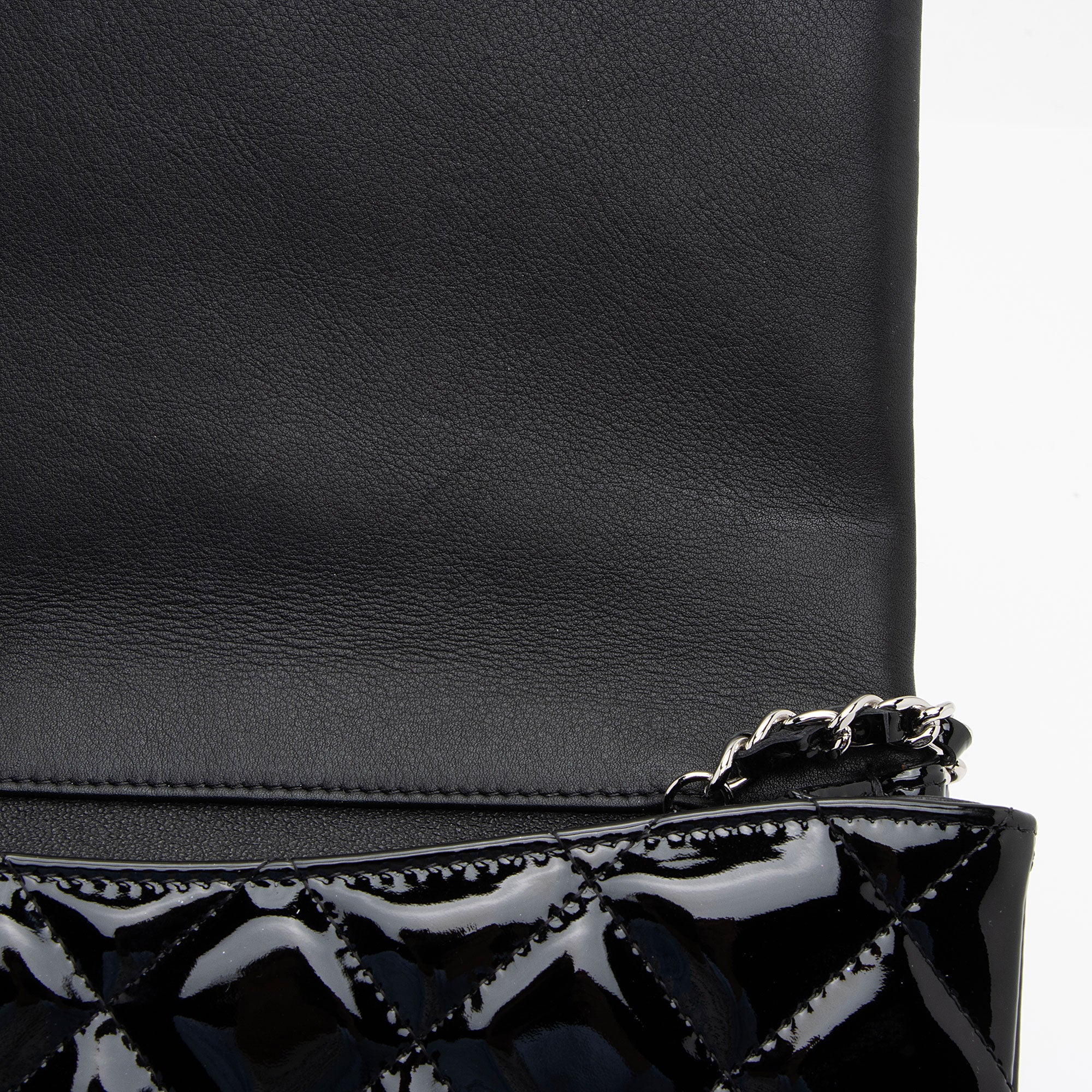 Chanel Patent Leather Flap Clutch on Chain (SHF-9c9WQx)