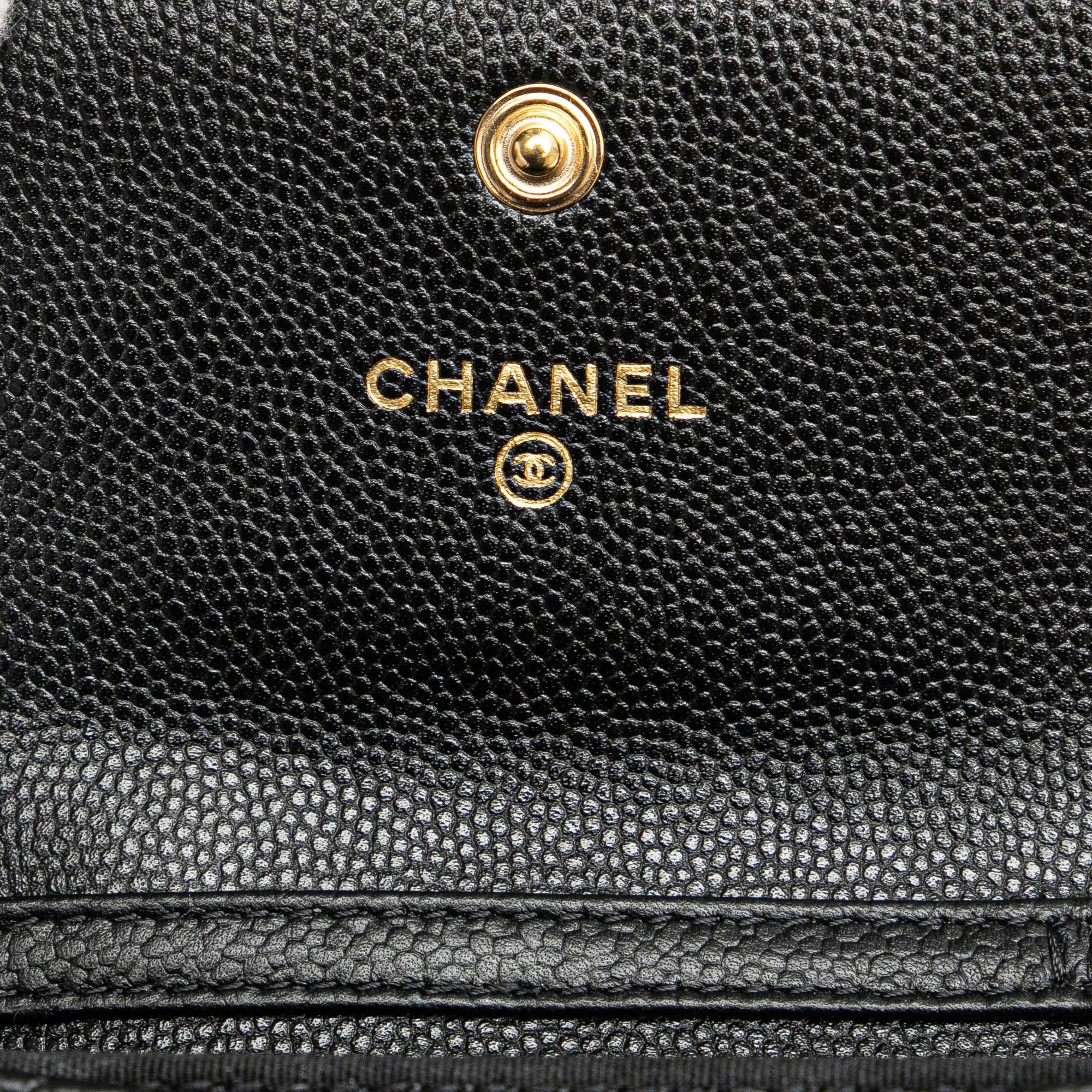 Chanel Quilted Caviar Boy Card Holder with Chain (SHG-VMUxwq)