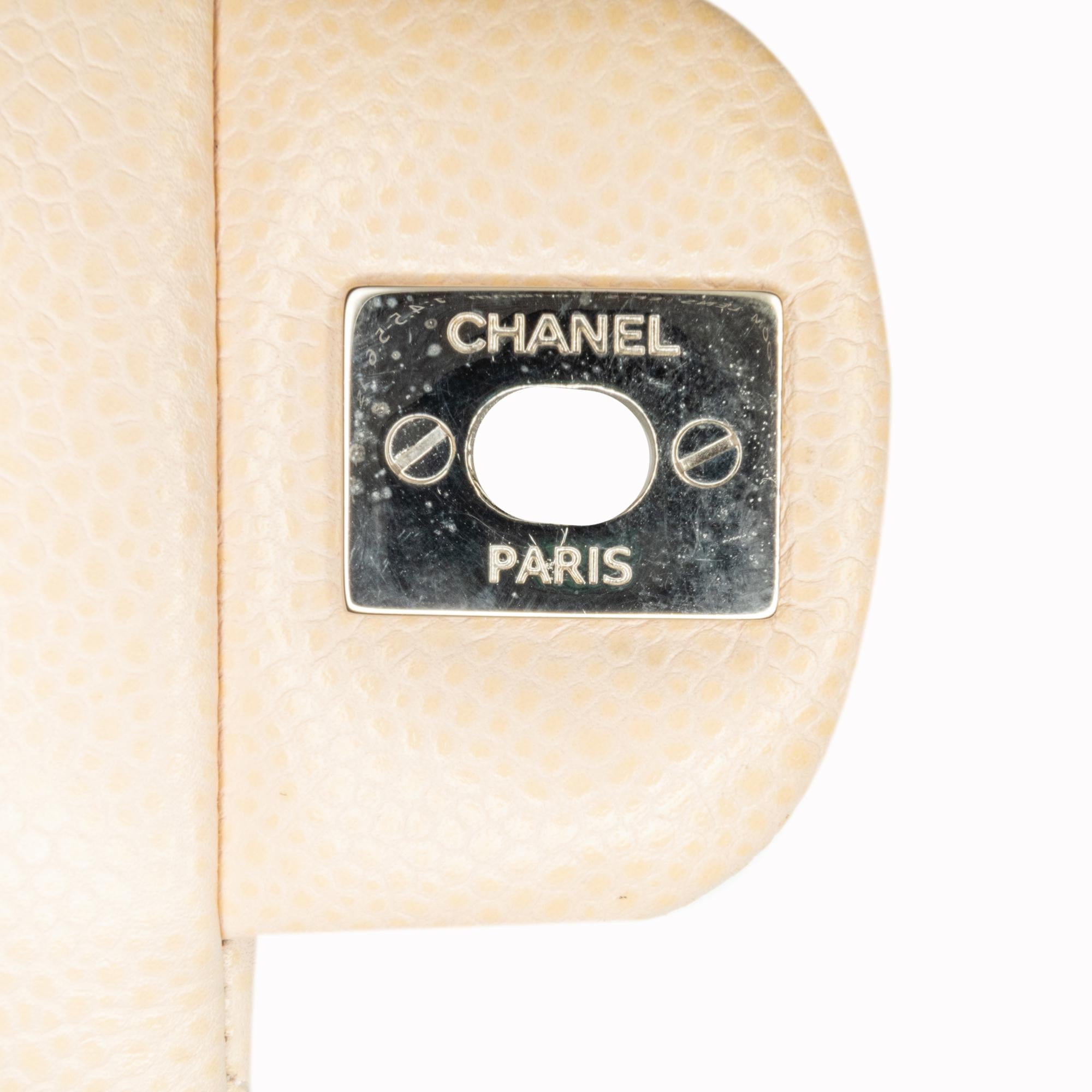 Chanel Quilted Caviar Flap Clutch with Chain (SHG-7v4fjq)