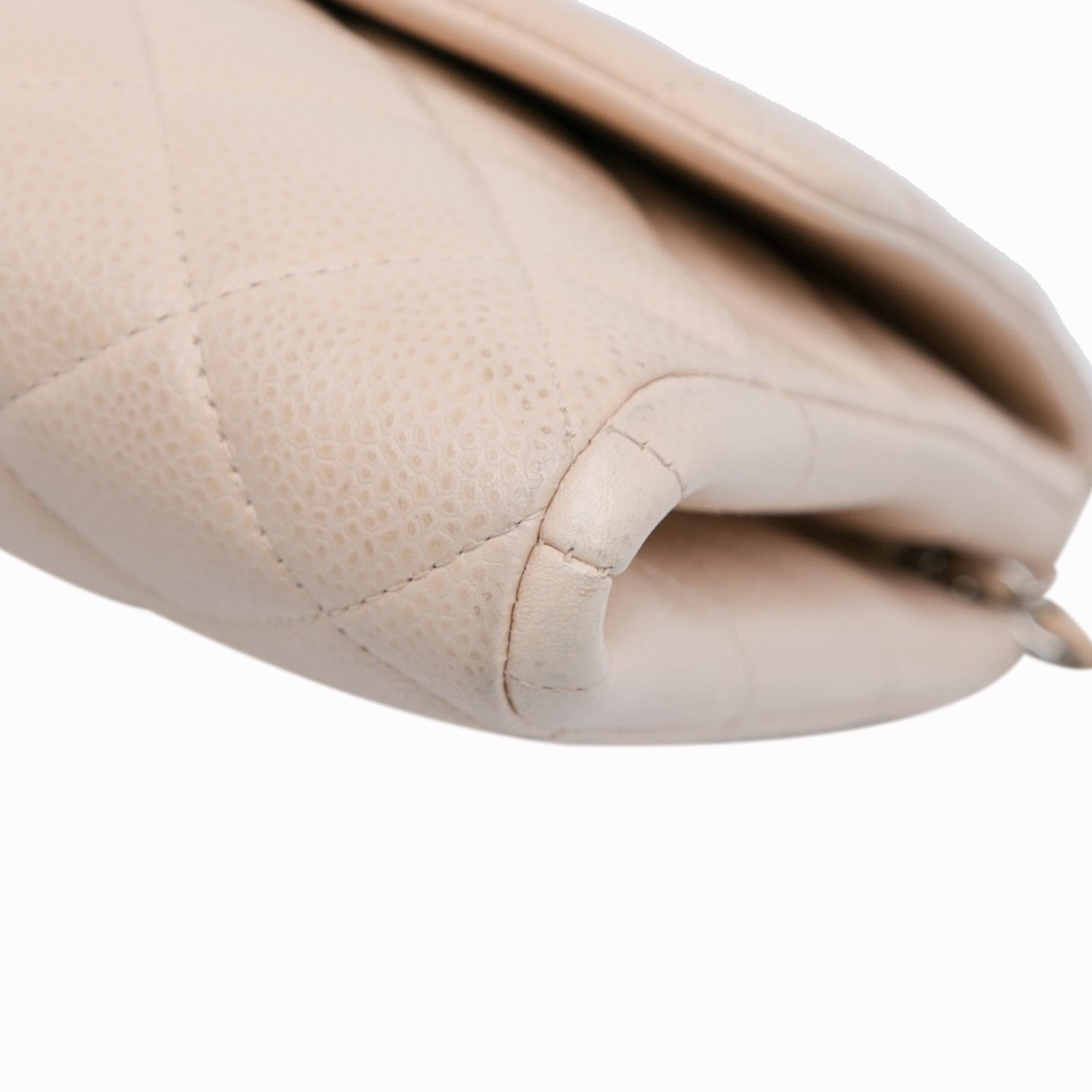 Chanel Quilted Caviar Flap Clutch with Chain (SHG-7v4fjq)