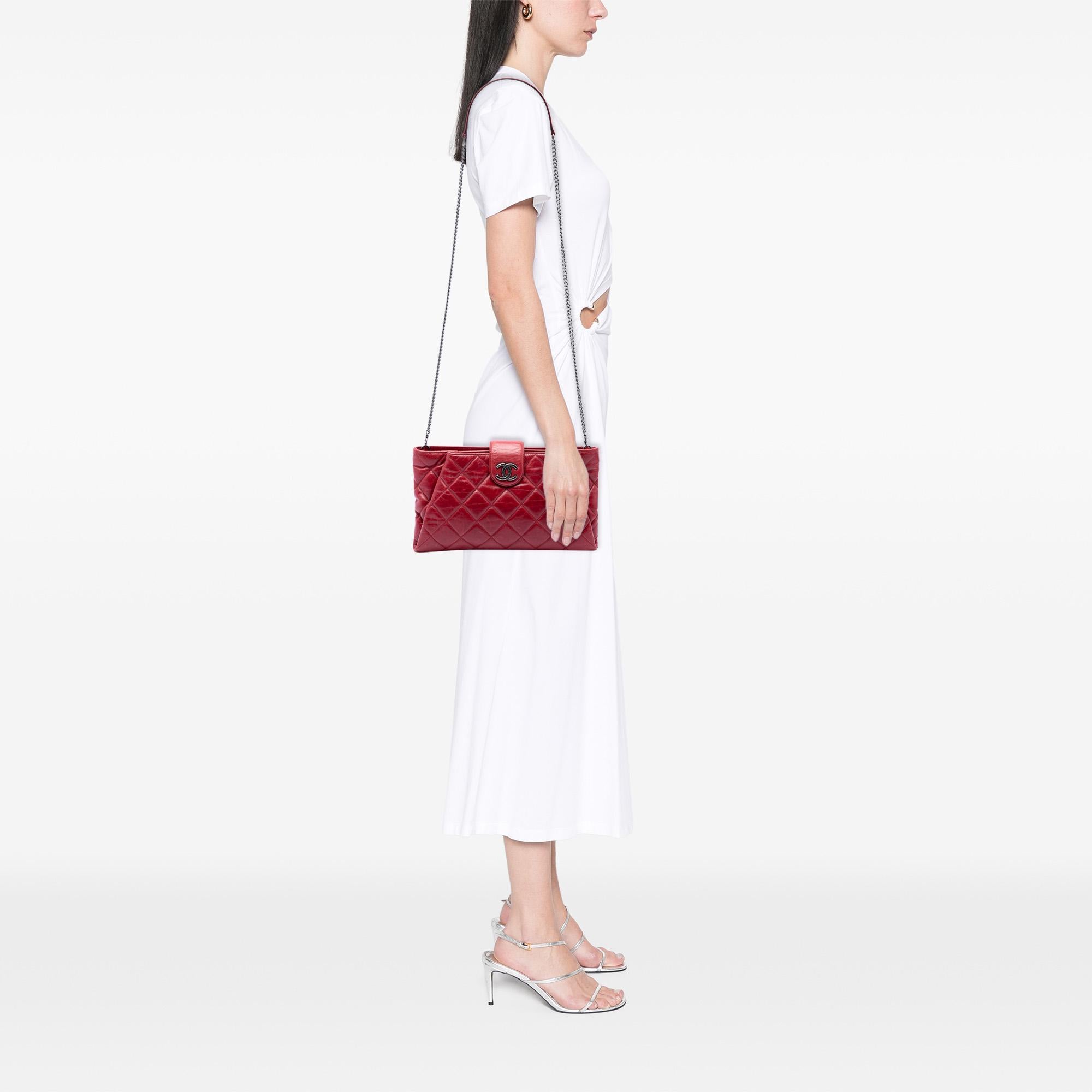 Chanel Quilted Glazed Calfskin Coco Pleats Chain Clutch