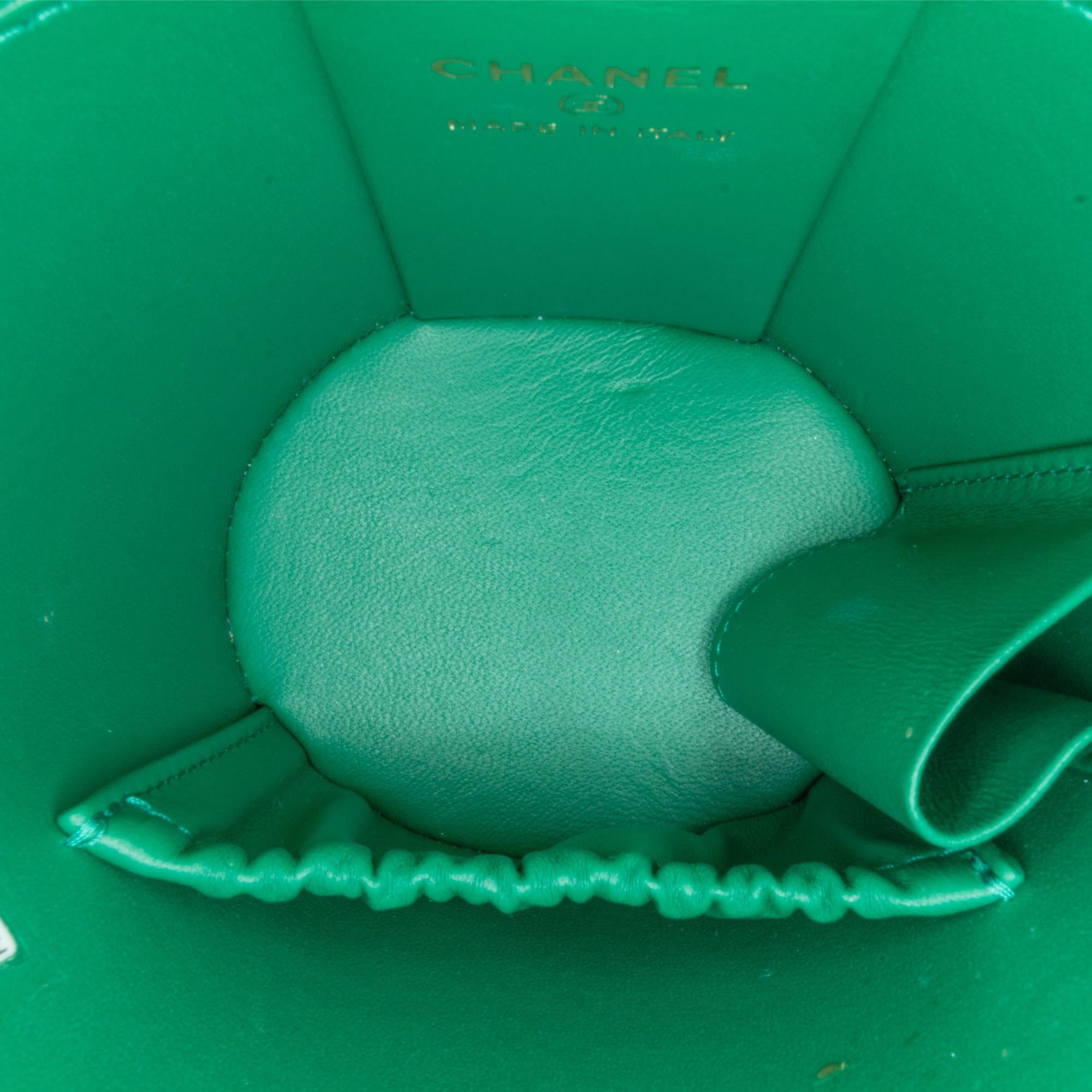 Chanel Quilted Lambskin Afternoon Tea Vanity Case with Chain (SHG-mCCkay)