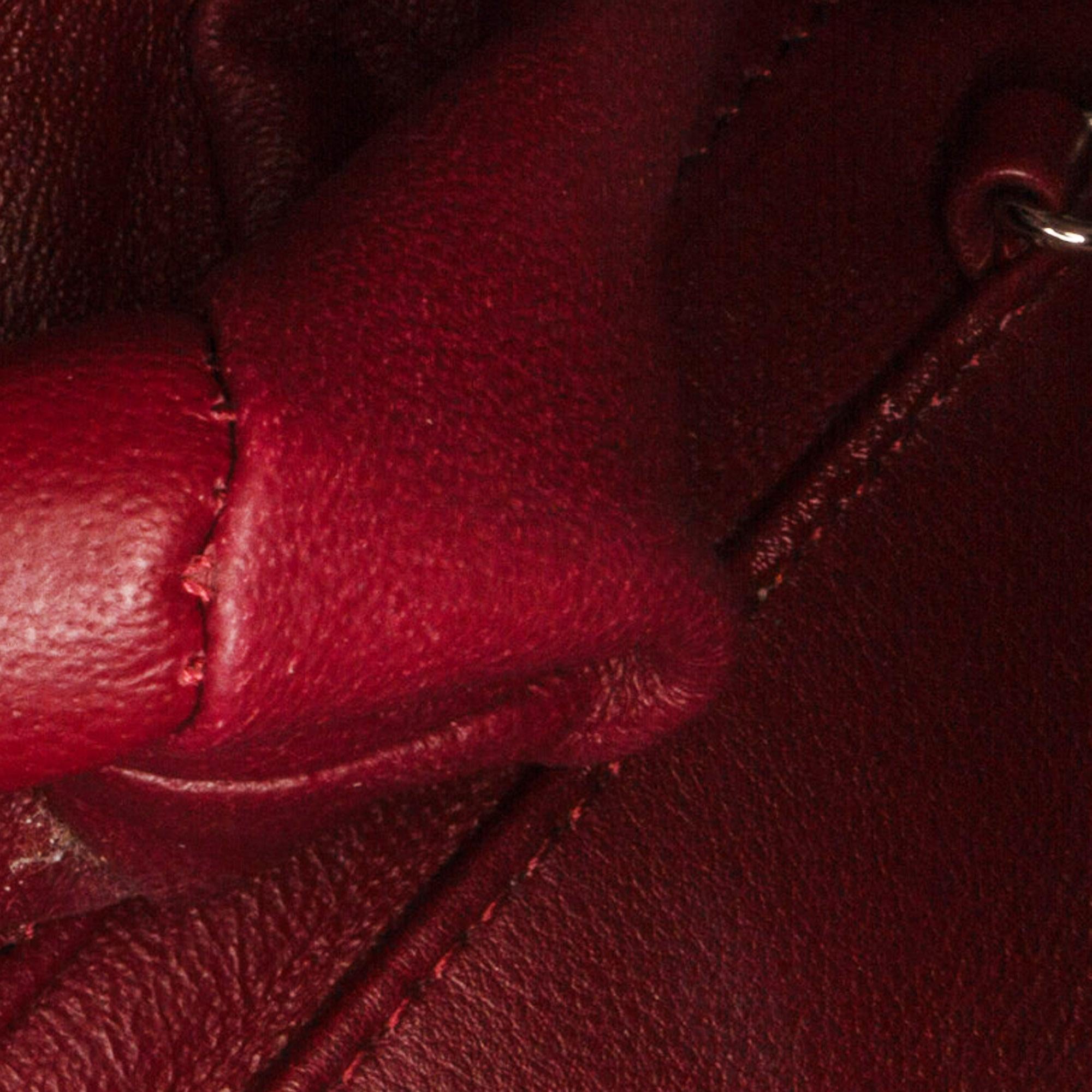 Chanel Quilted Patent Clutch With Chain (SHG-J73nHn)