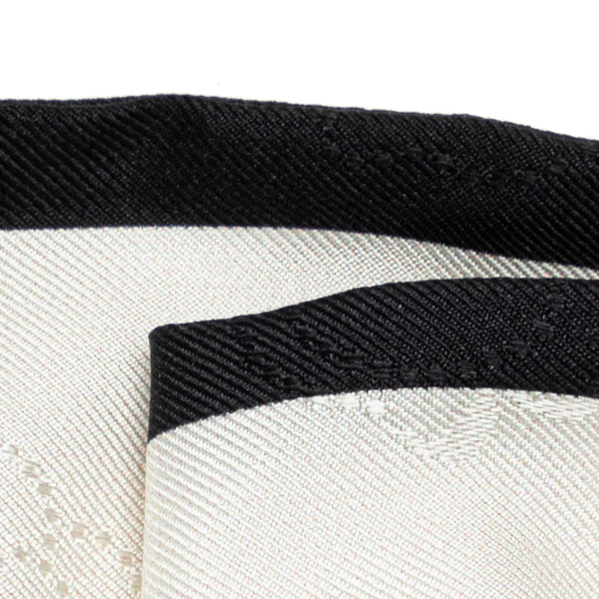 Chanel Silk CC Bow Scrunchie (SHG-AINwNO)