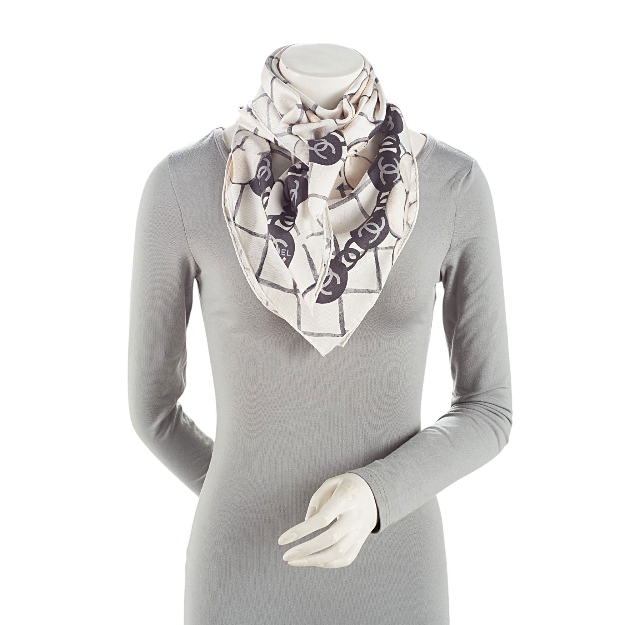 Chanel Silk Camellia CC Square Scarf (SHF-uNAJam)