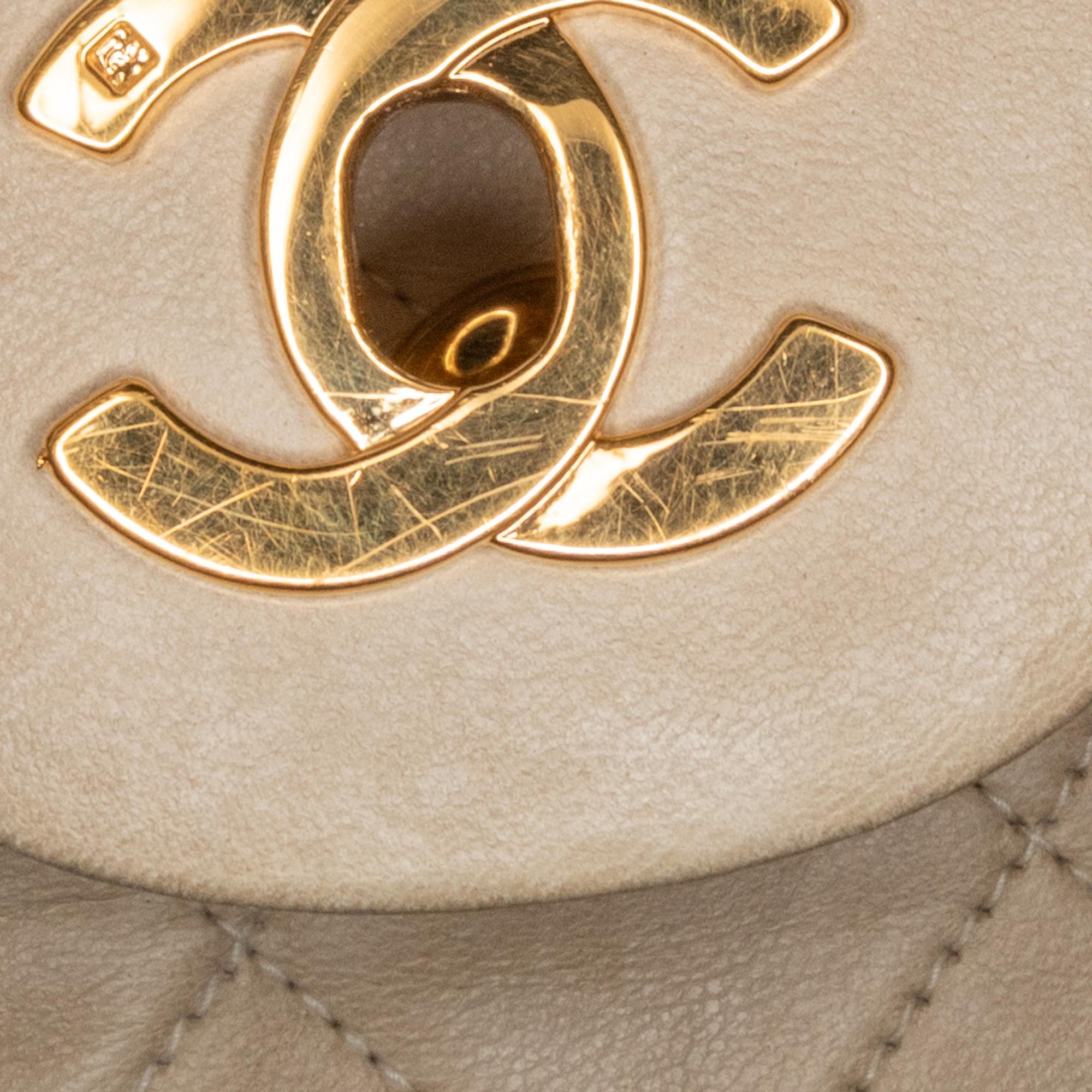 Chanel Small Classic Lambskin Double Flap (SHG-1zFtgm)