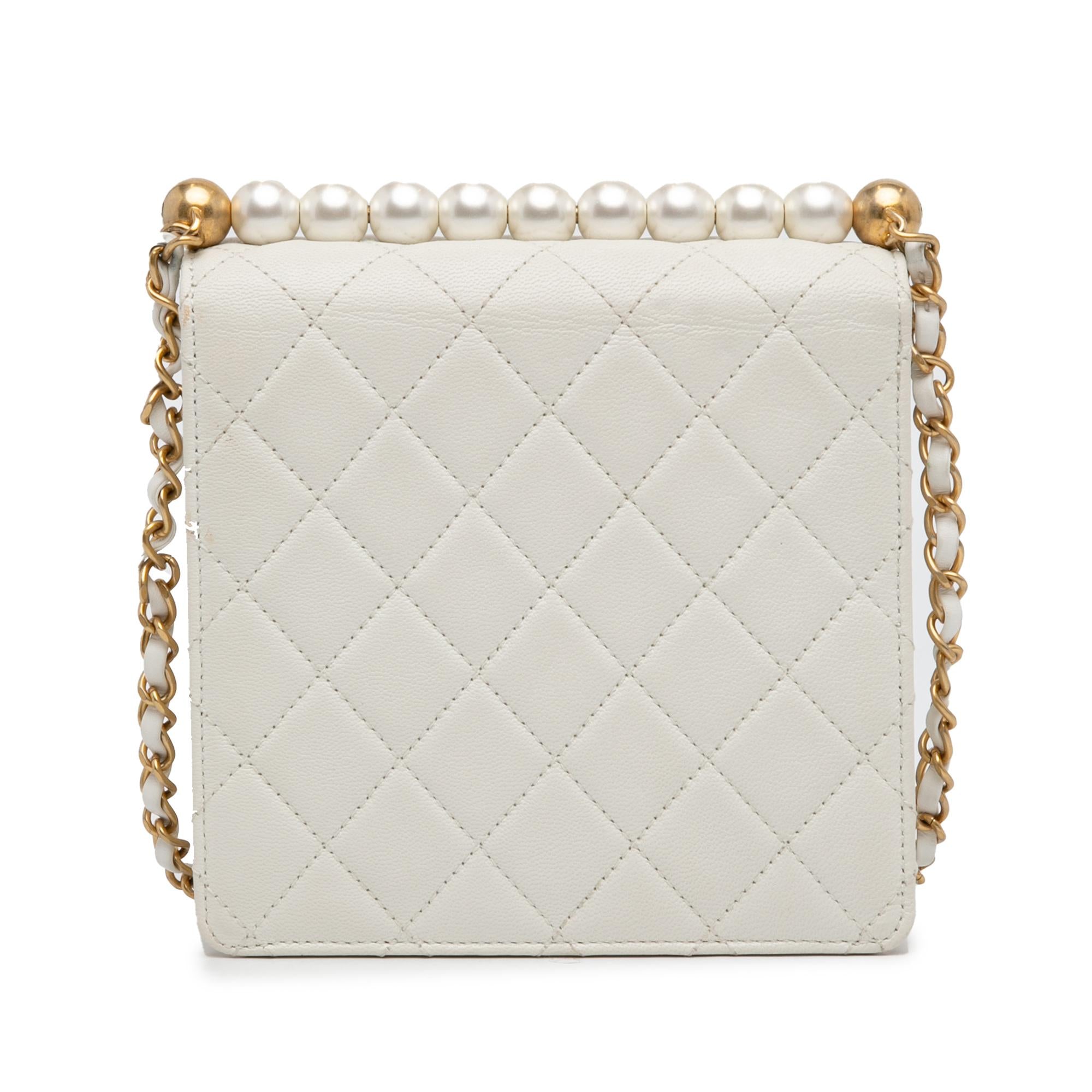 Chanel Small Lambskin Chic Pearls Flap (SHG-YnWZht)