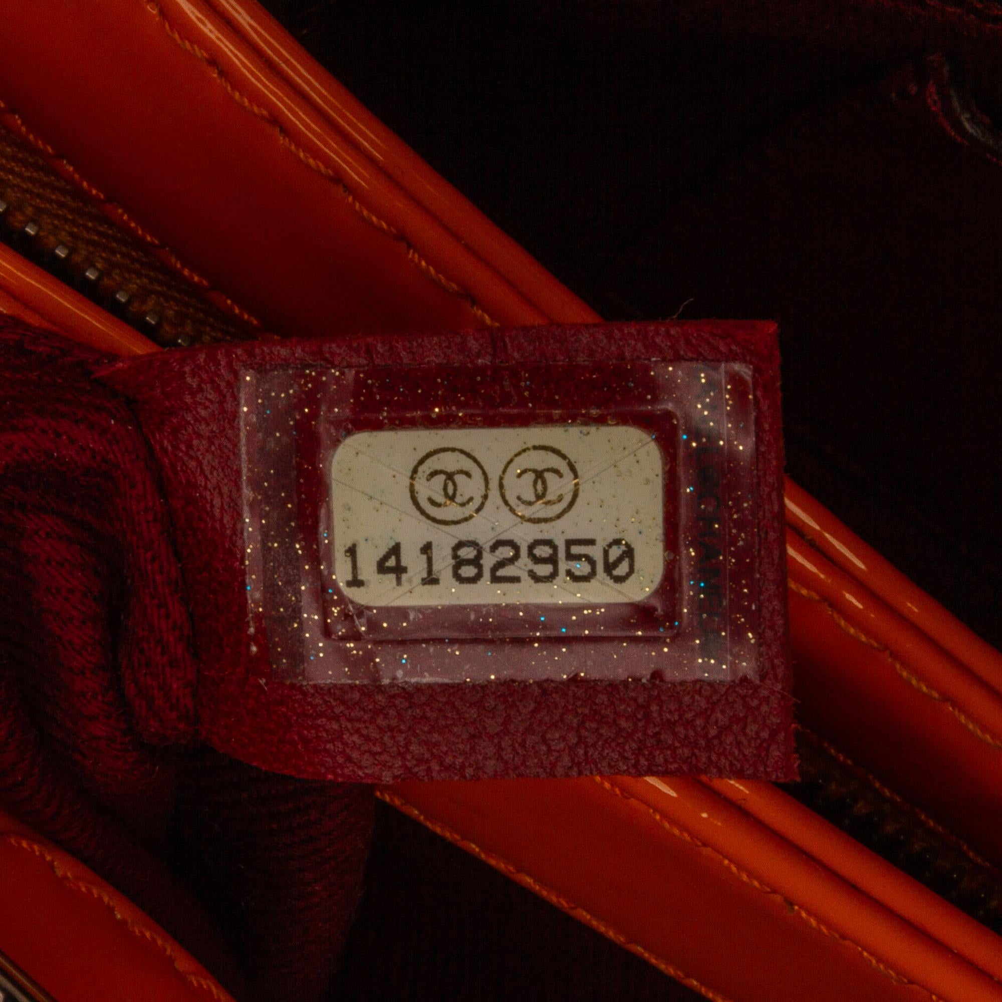 Chanel Small Patent Just Mademoiselle Shoulder Bag (SHG-yJUdZj)