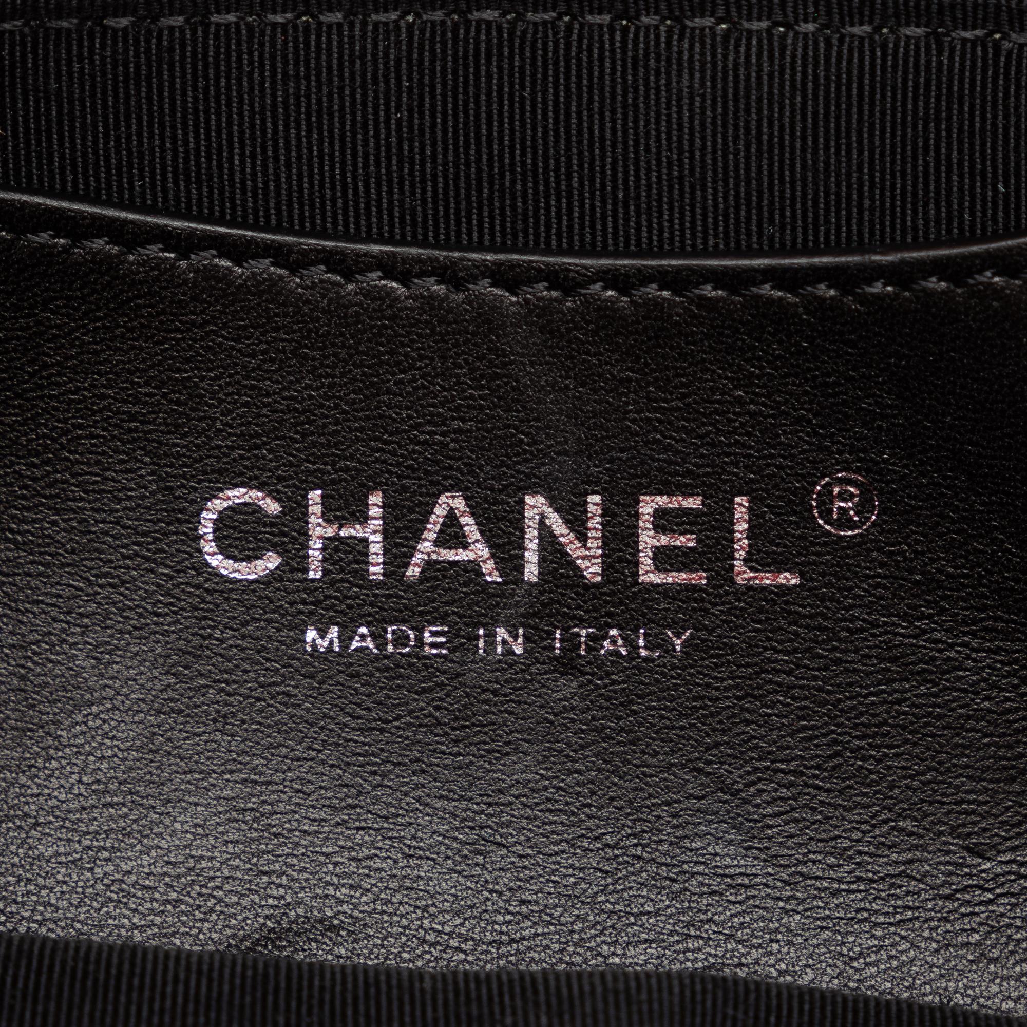 Chanel Small Patent Stitch Just Mademoiselle Bowling Bag (SHG-khBnsf)