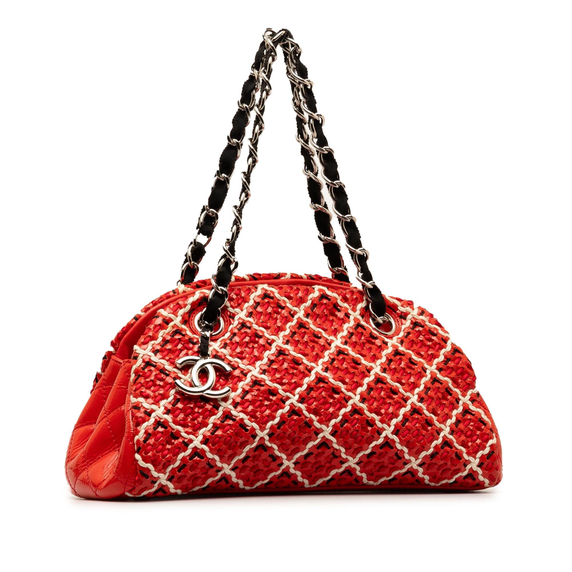 Chanel Small Patent Stitch Just Mademoiselle Bowling Bag (SHG-khBnsf)
