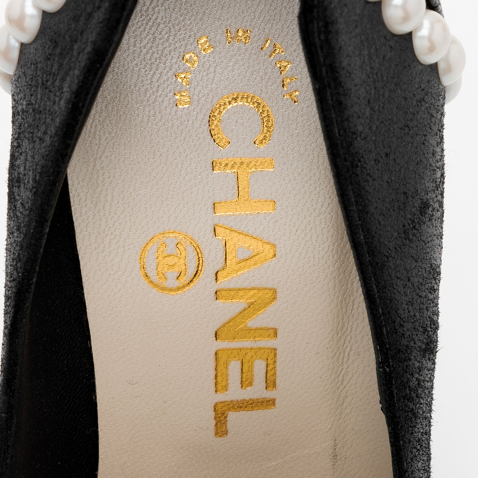 Chanel Suede Pearl CC Pumps - Size 6 / 36 (SHF-9755Wr)