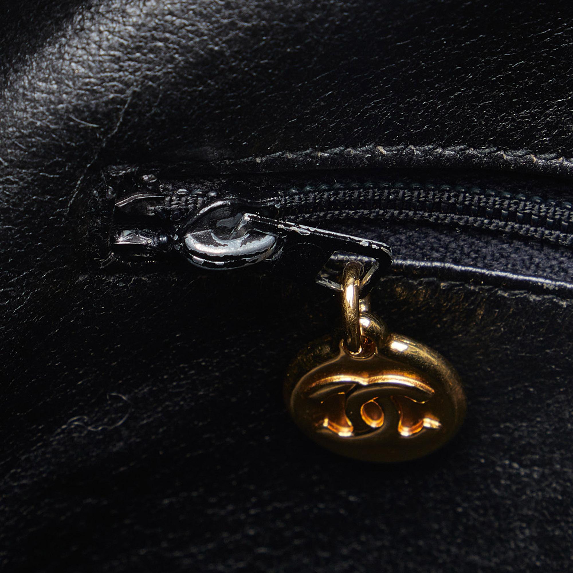 Chanel Triple CC Camera Bag (SHG-yxFbJV)