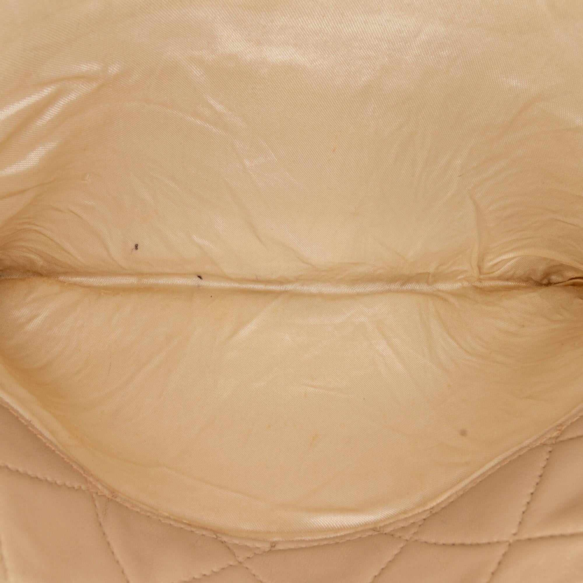 Chanel Vintage CC Tassel Camera Bag (SHG-Z83VnT)