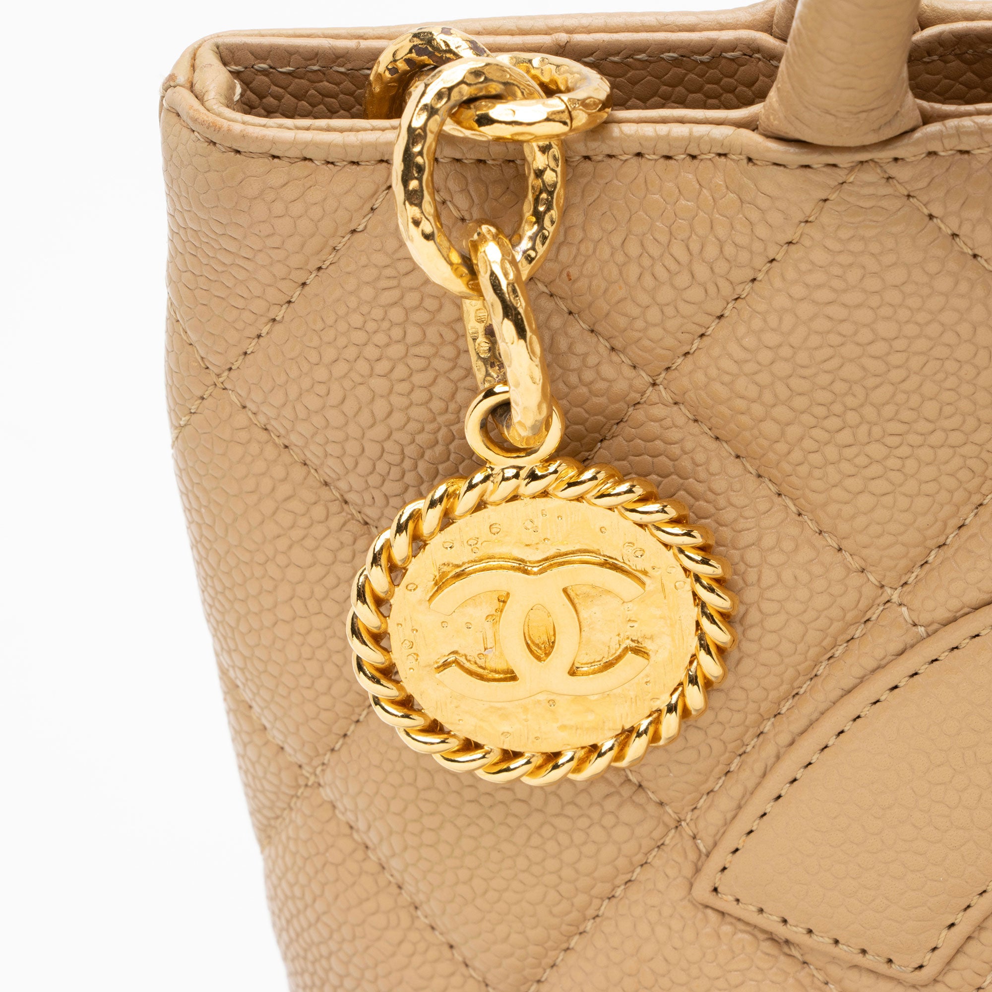 Chanel Vintage Caviar Leather Medallion Tote (SHF-T2hPlQ)