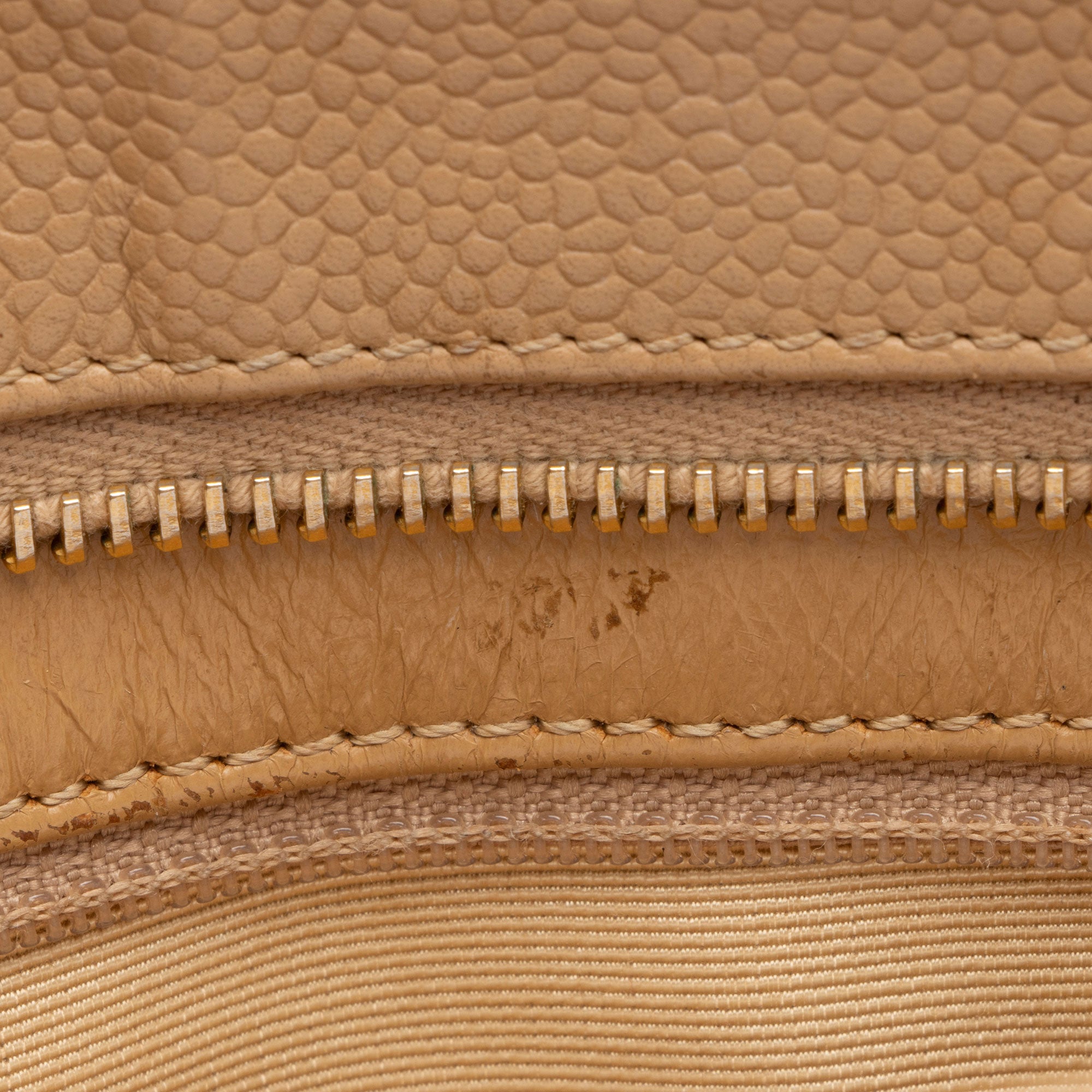 Chanel Vintage Caviar Leather Medallion Tote (SHF-T2hPlQ)