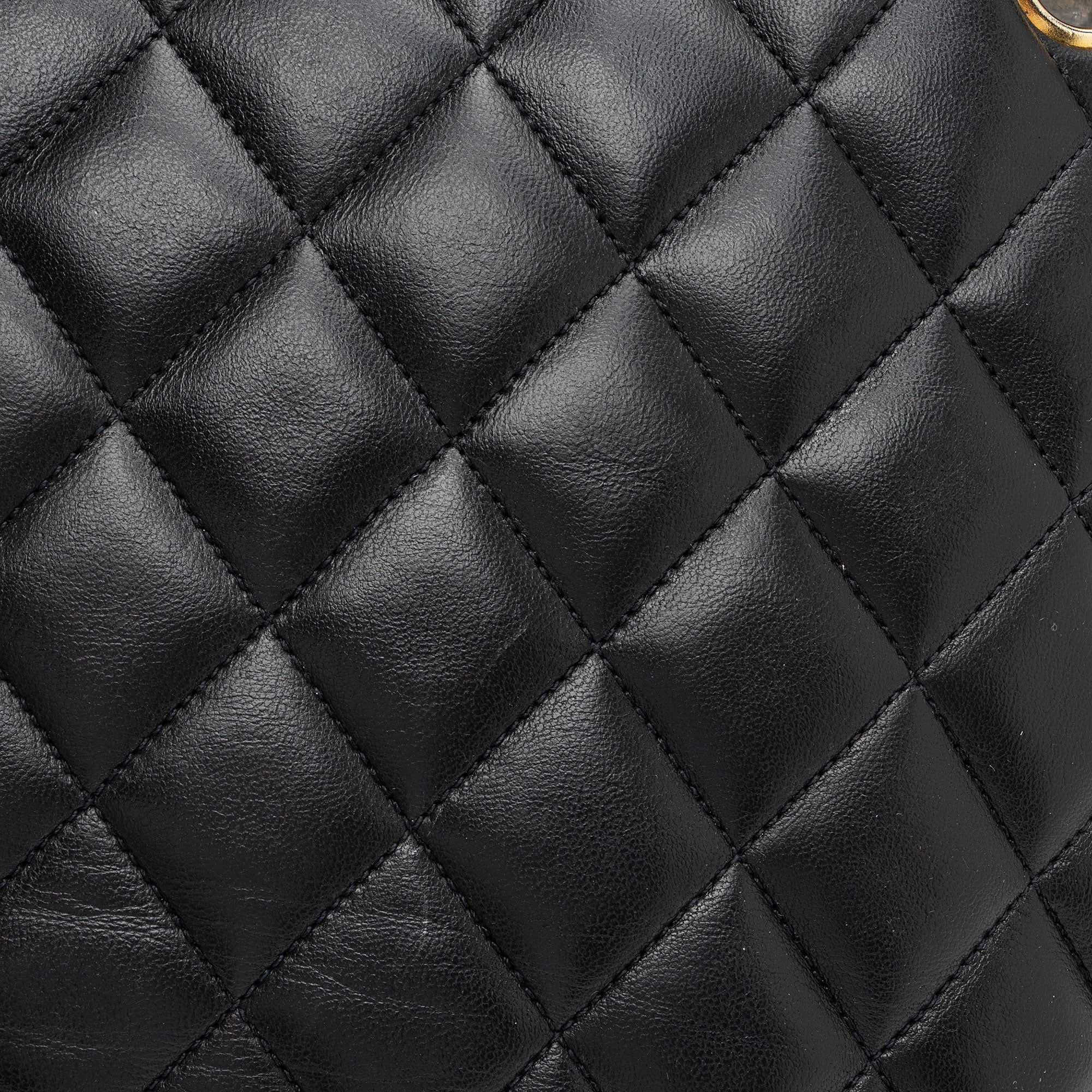 Chanel Vintage Quilted Lambskin Medium Shoulder Bag (SHF-lBlF7a)