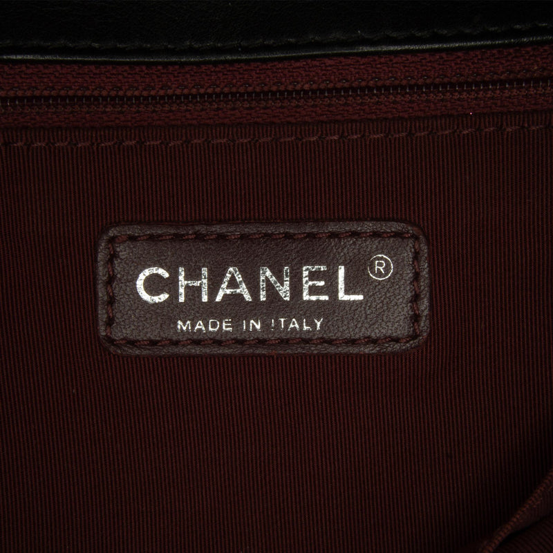 Chanel XL Chevron Boy Flap (SHG-WQzfRD)