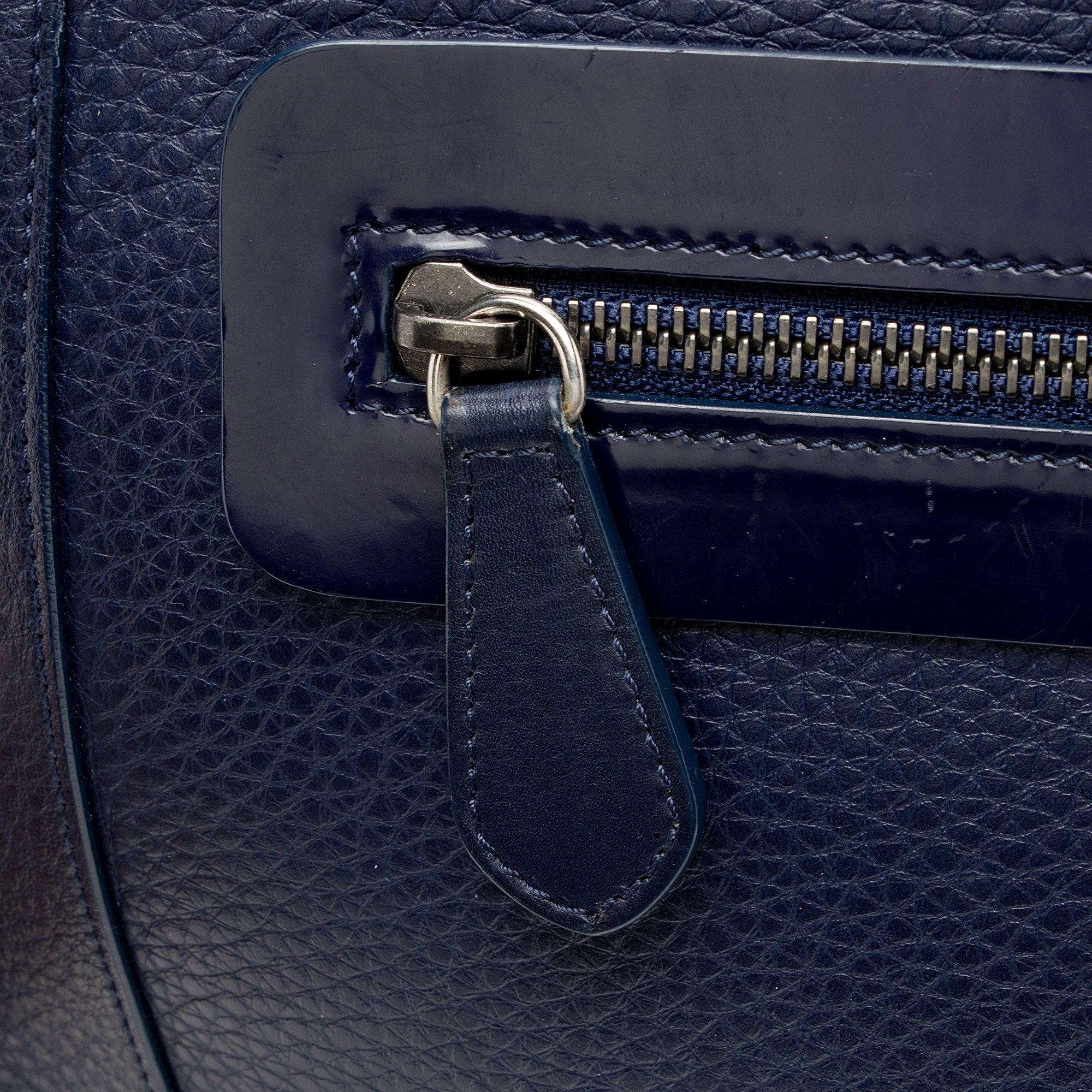 Christian Louboutin Leather Peter Spiked Clutch (SHF-MZw5Cf)