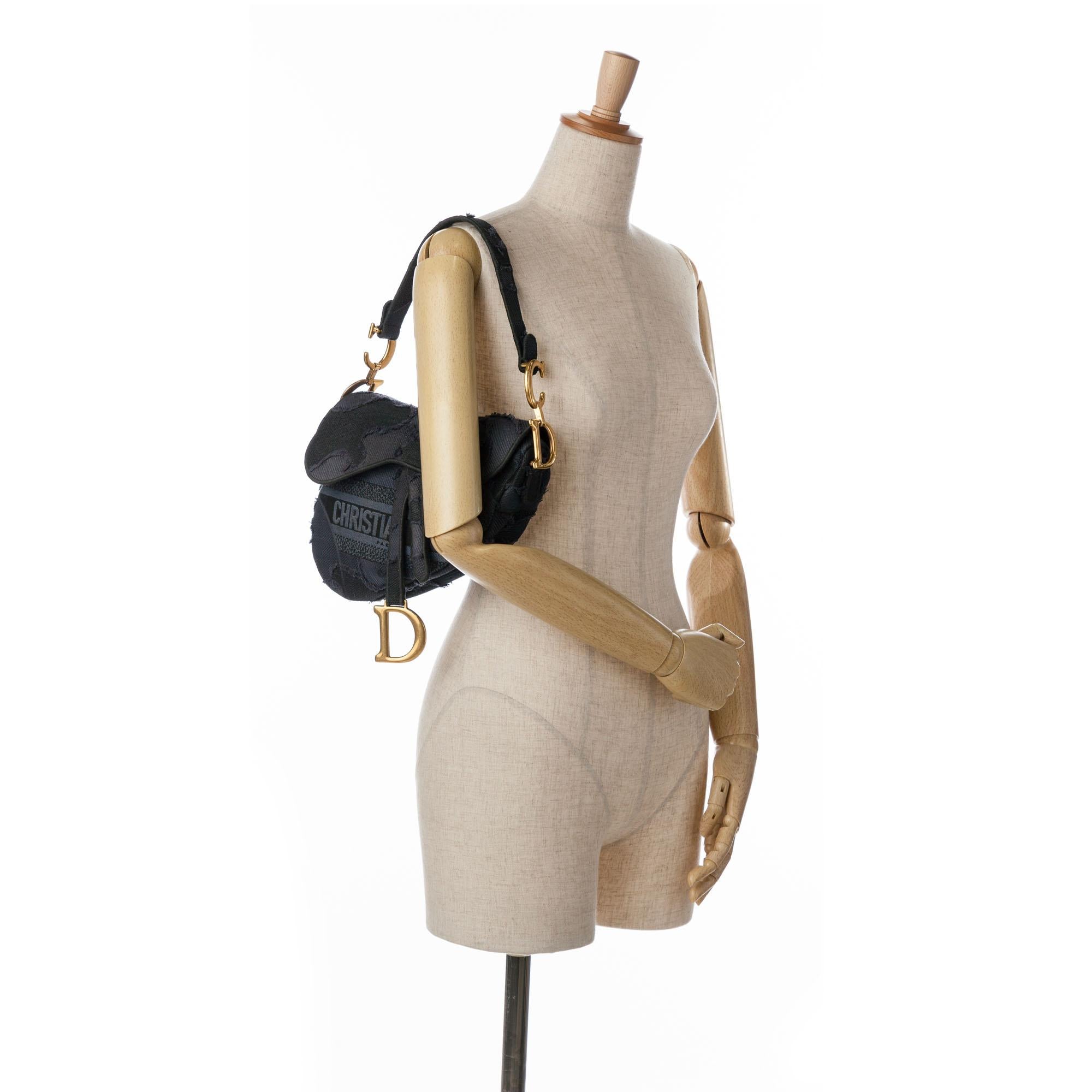 Dior Embroidered Camouflage Saddle Bag (SHG-wvlzij)