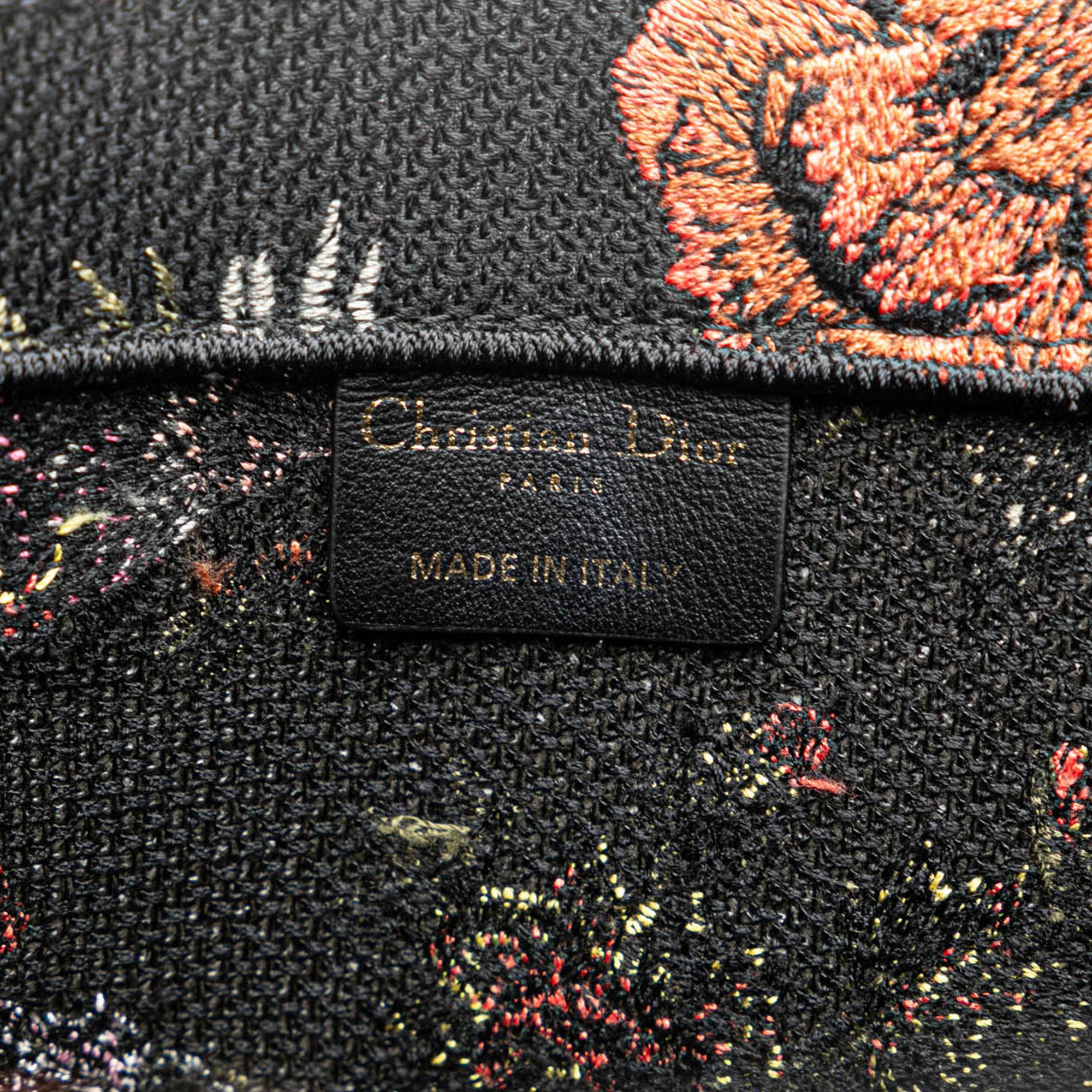 Dior Large Canvas Embroidered Book Tote (SHG-FiiCcc)