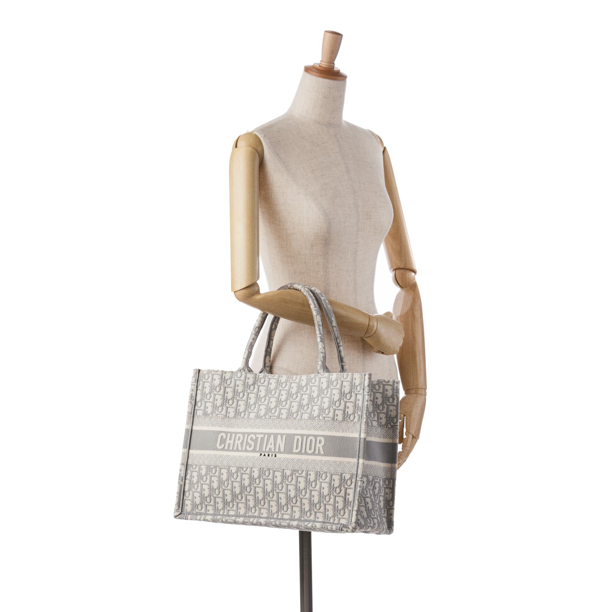 Dior Medium Oblique Book Tote (SHG-xR40My)