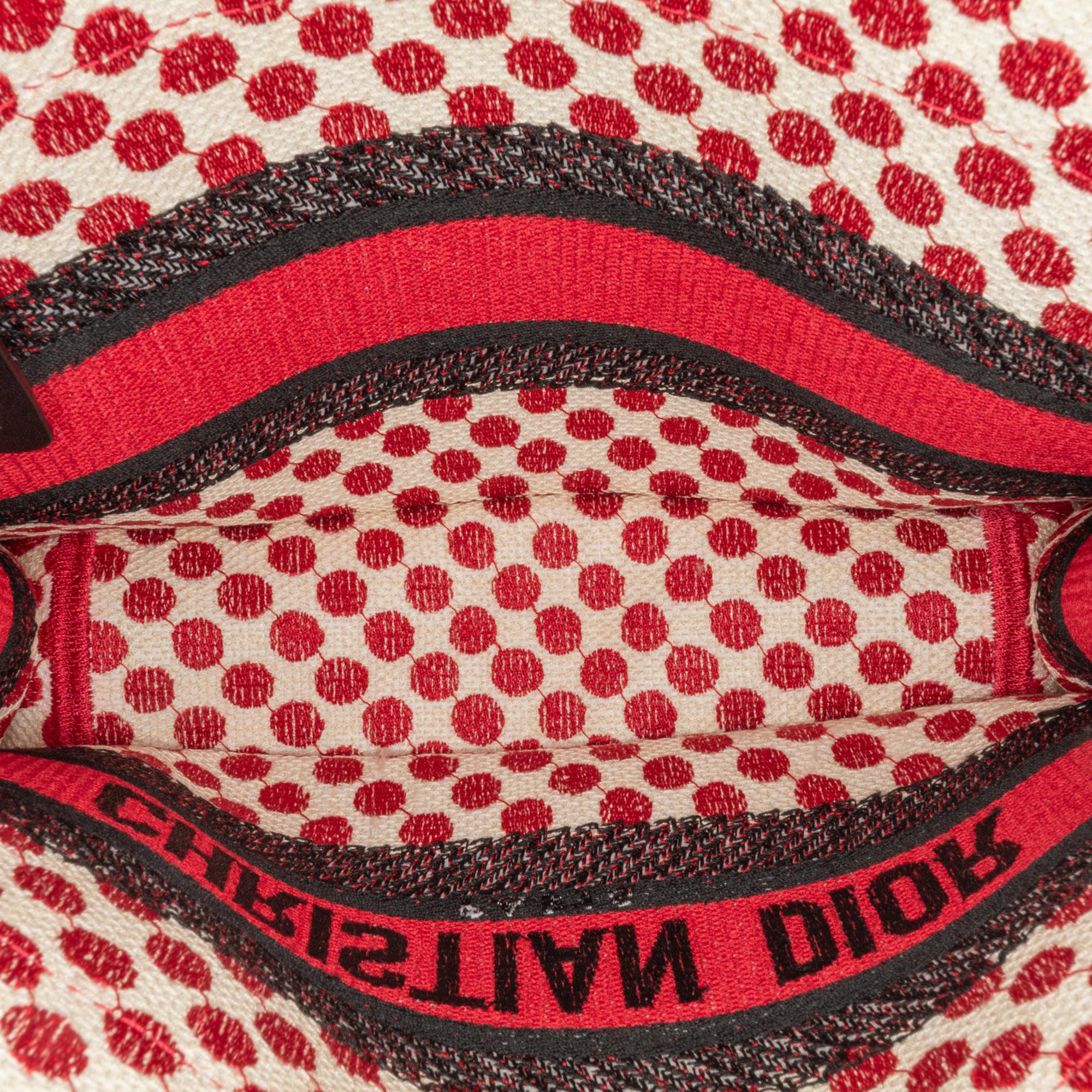 Dior Mini Dioramour Book Tote (SHG-nK7iUC)
