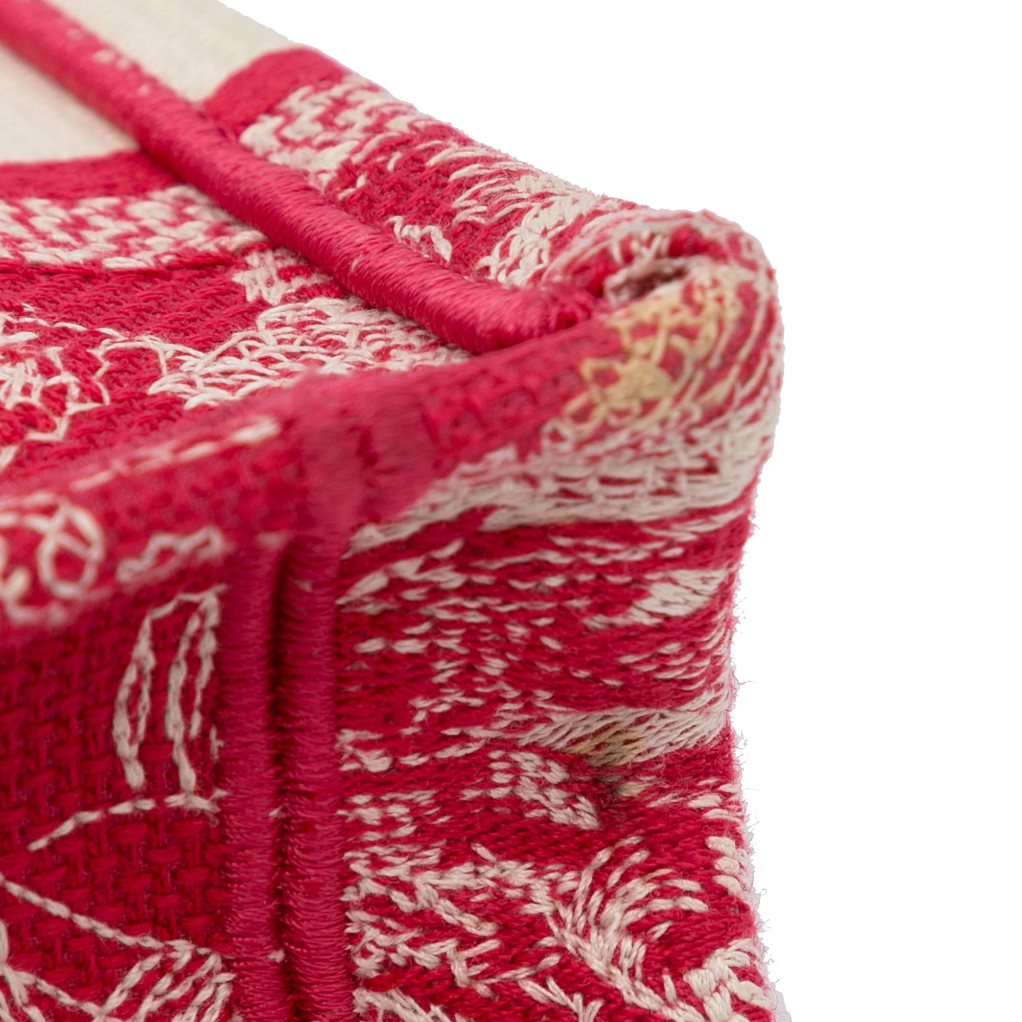 Dior Mini Embroidered Book Tote (SHG-PkGOnT)
