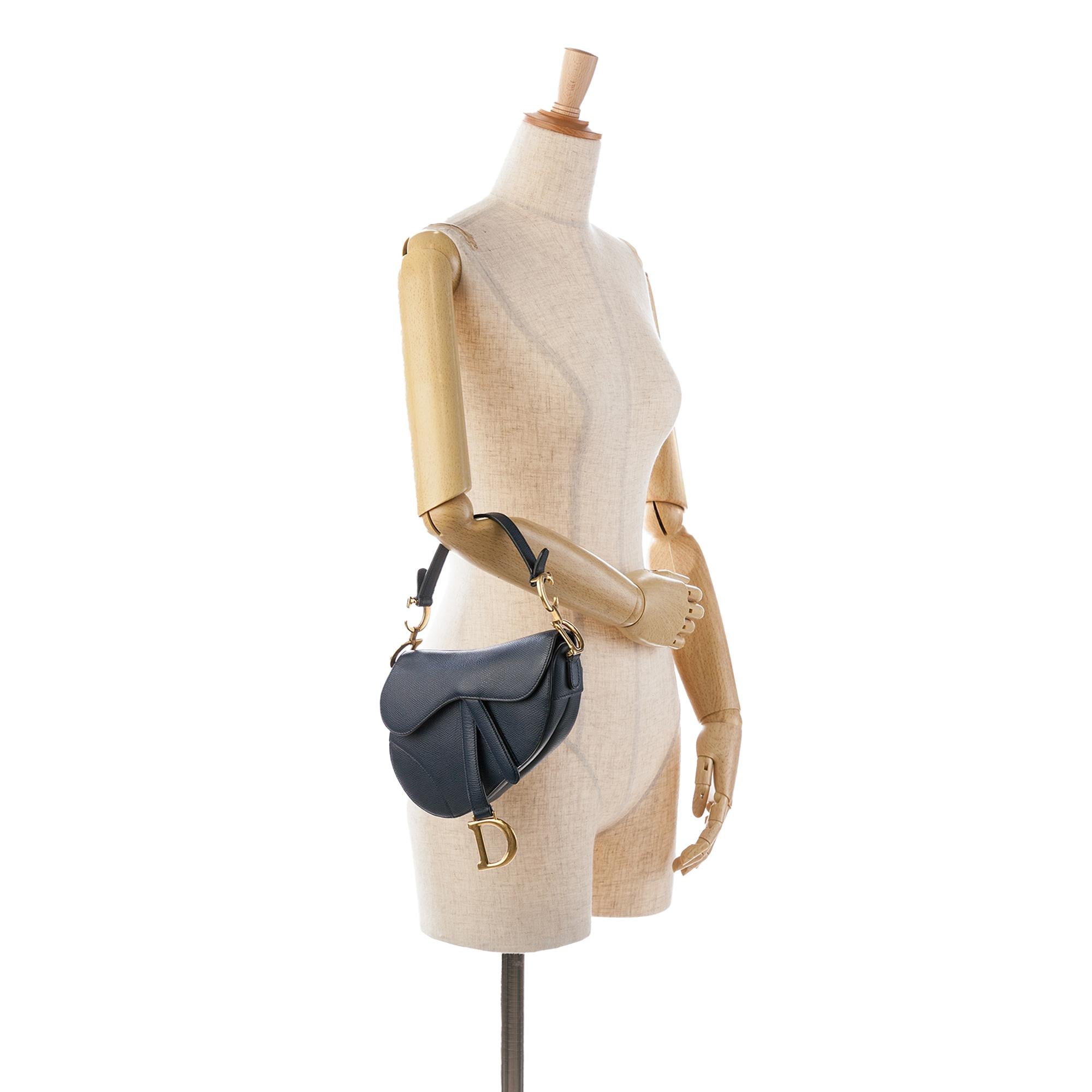 Dior Mini Grained Calfskin Saddle Bag (SHG-Mm6ZEe)