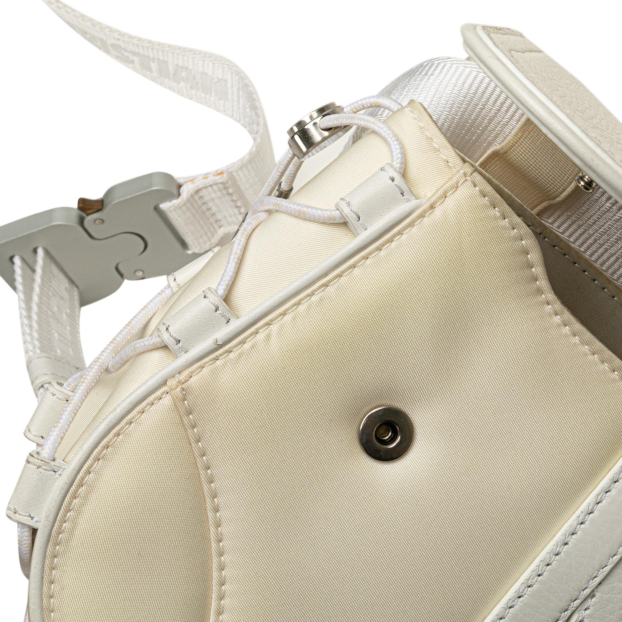 Dior Sacai Technical Fabric and Leather Saddle Bag (SHG-CkqzIJ)