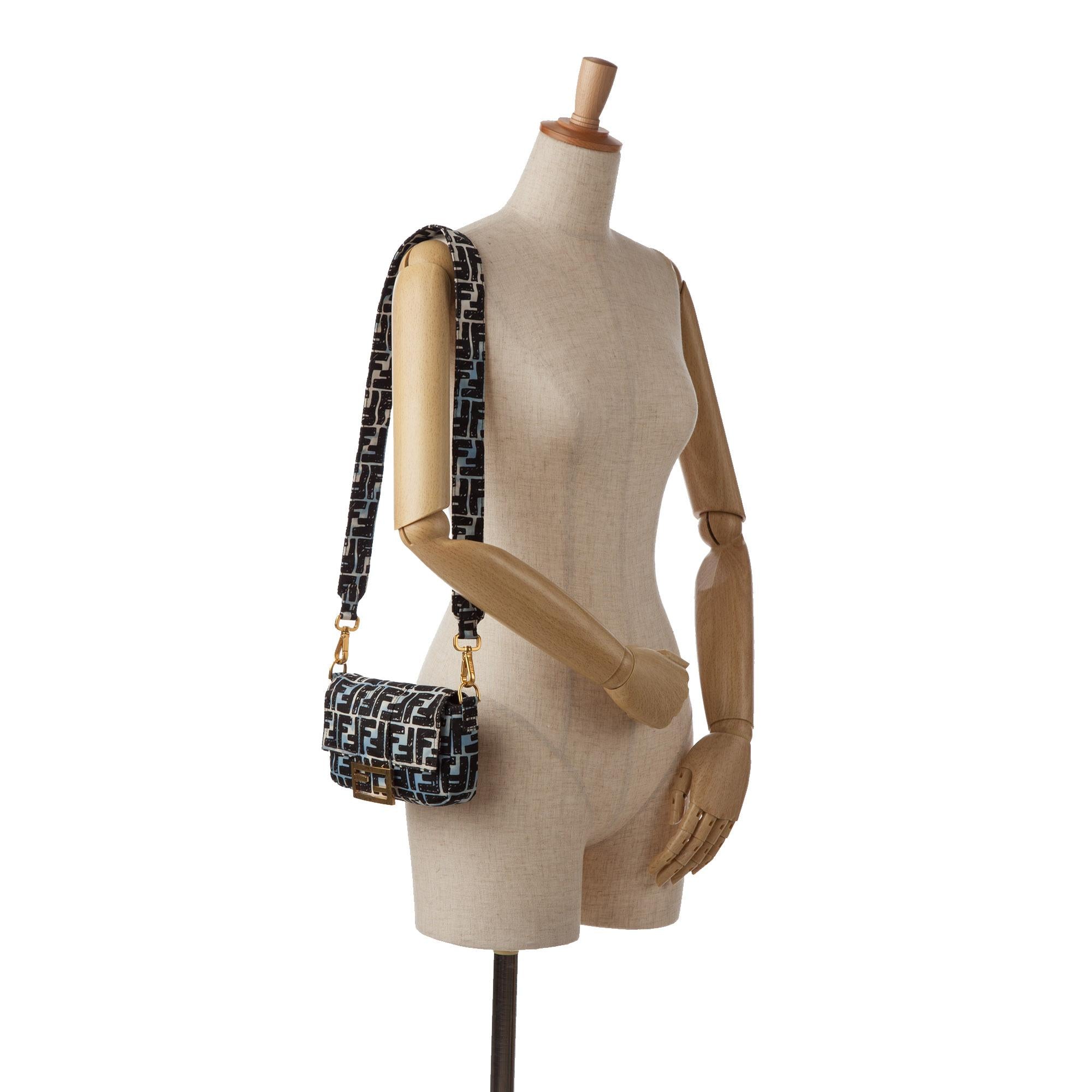 Fendi Joshua Vides Convertible Baguette (SHG-G5M5hS)