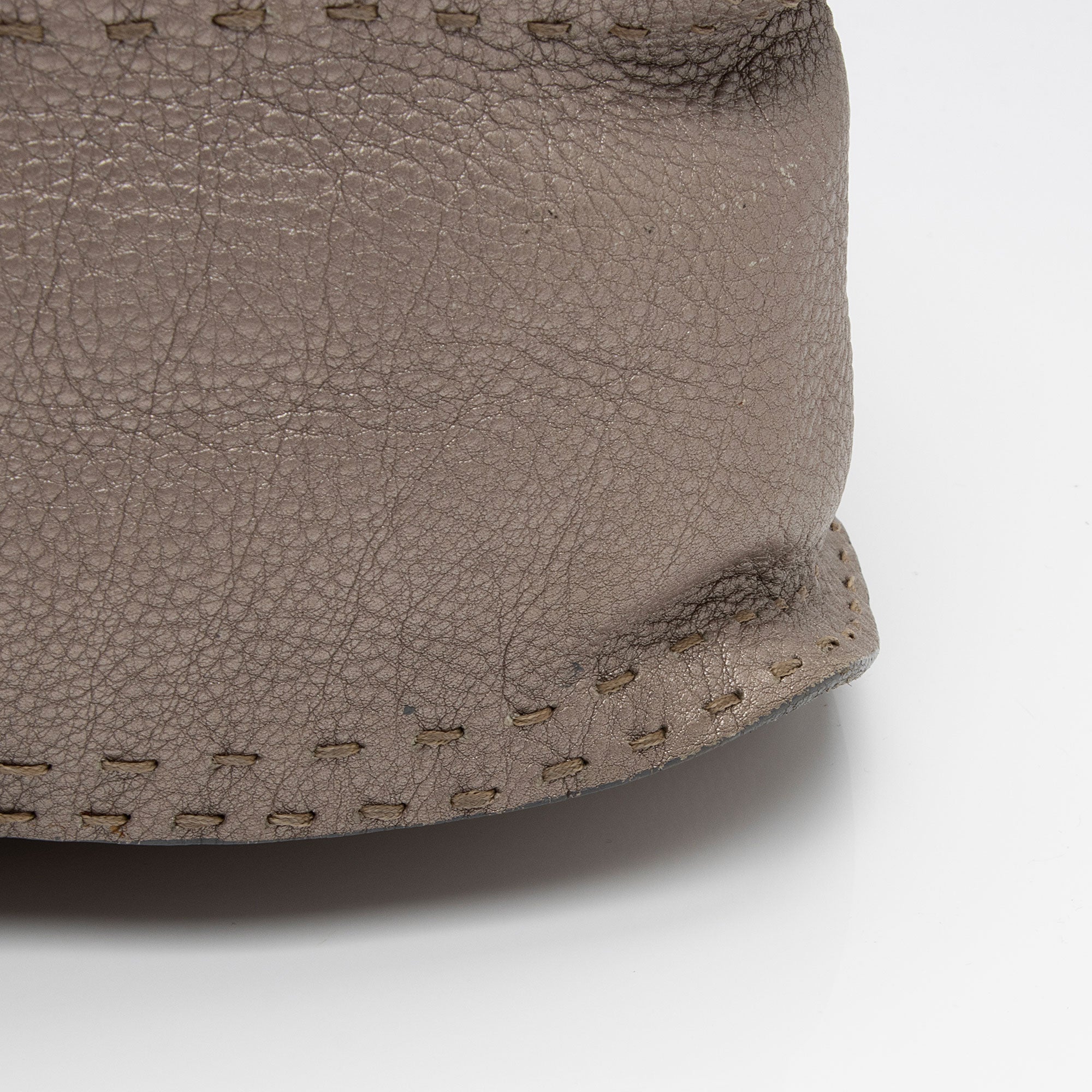 Fendi Leather Selleria Hobo (SHF-HKCQsO)