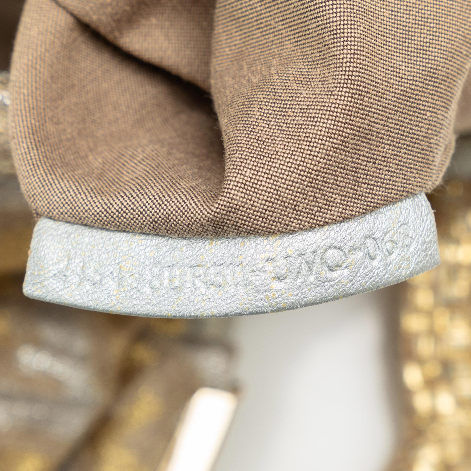 Fendi Leather Spy Handbag (SHG-D0XvGn)