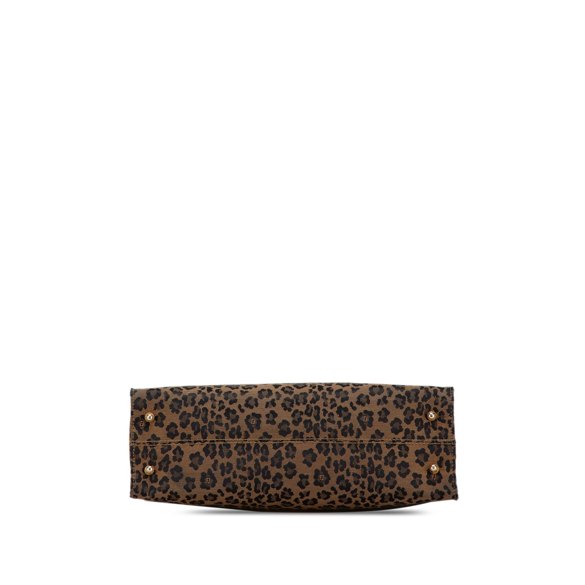 Fendi Leopard Print Canvas Tote (SHG-dcrZfo)