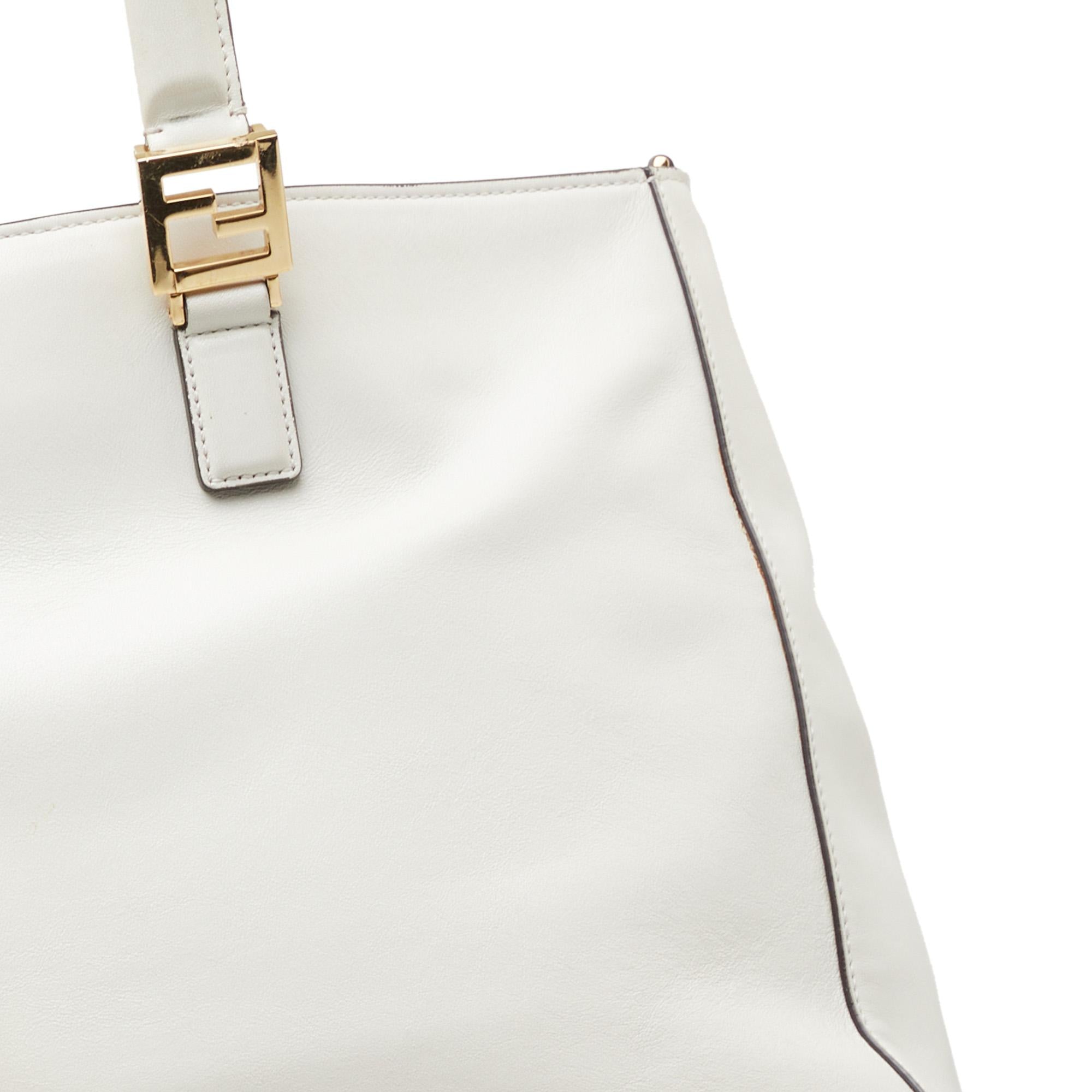 Fendi Medium Glacier FF Tote (SHG-PBFmzo)