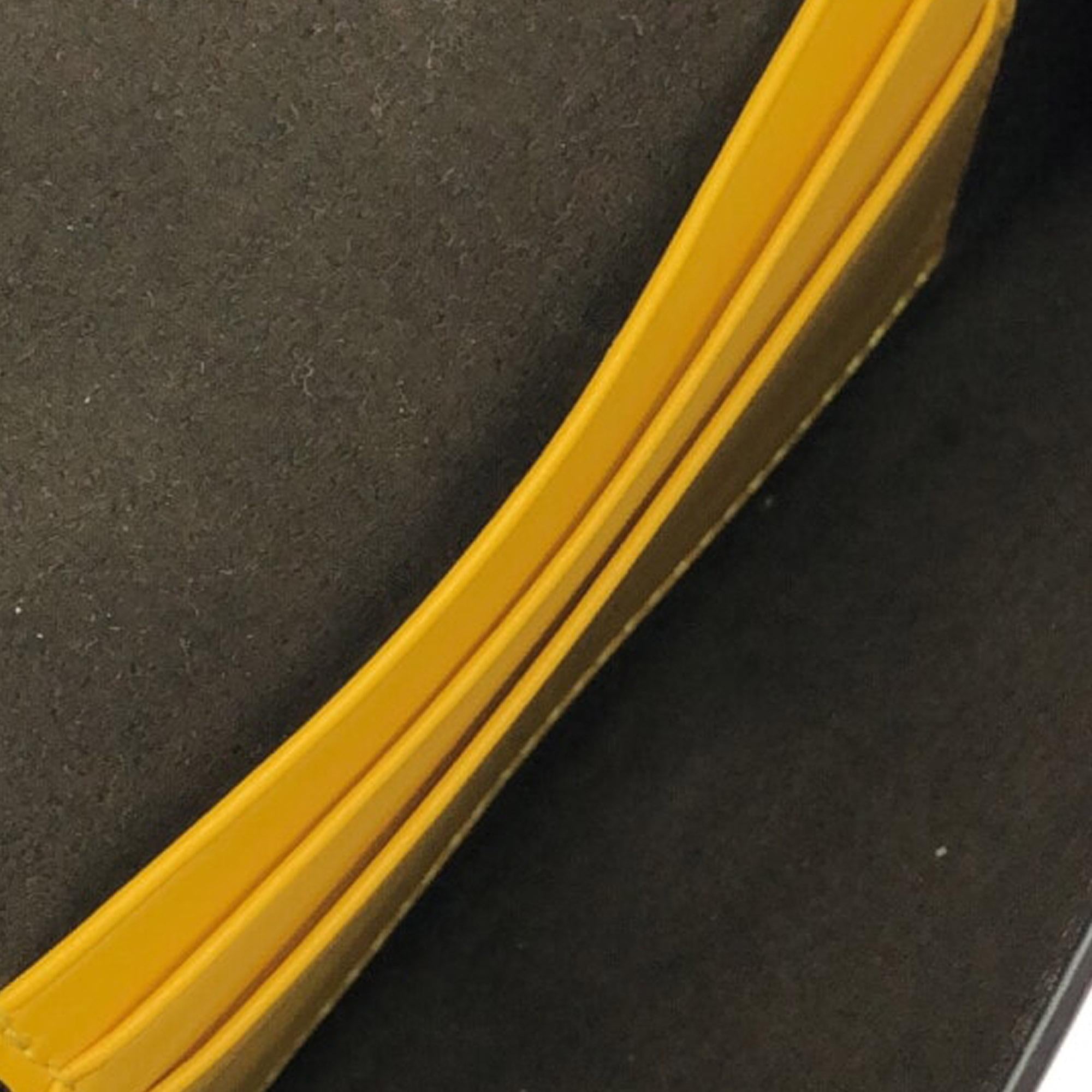 Fendi Mini Flat Baguette Crossbody Bag (SHG-weEbXp)