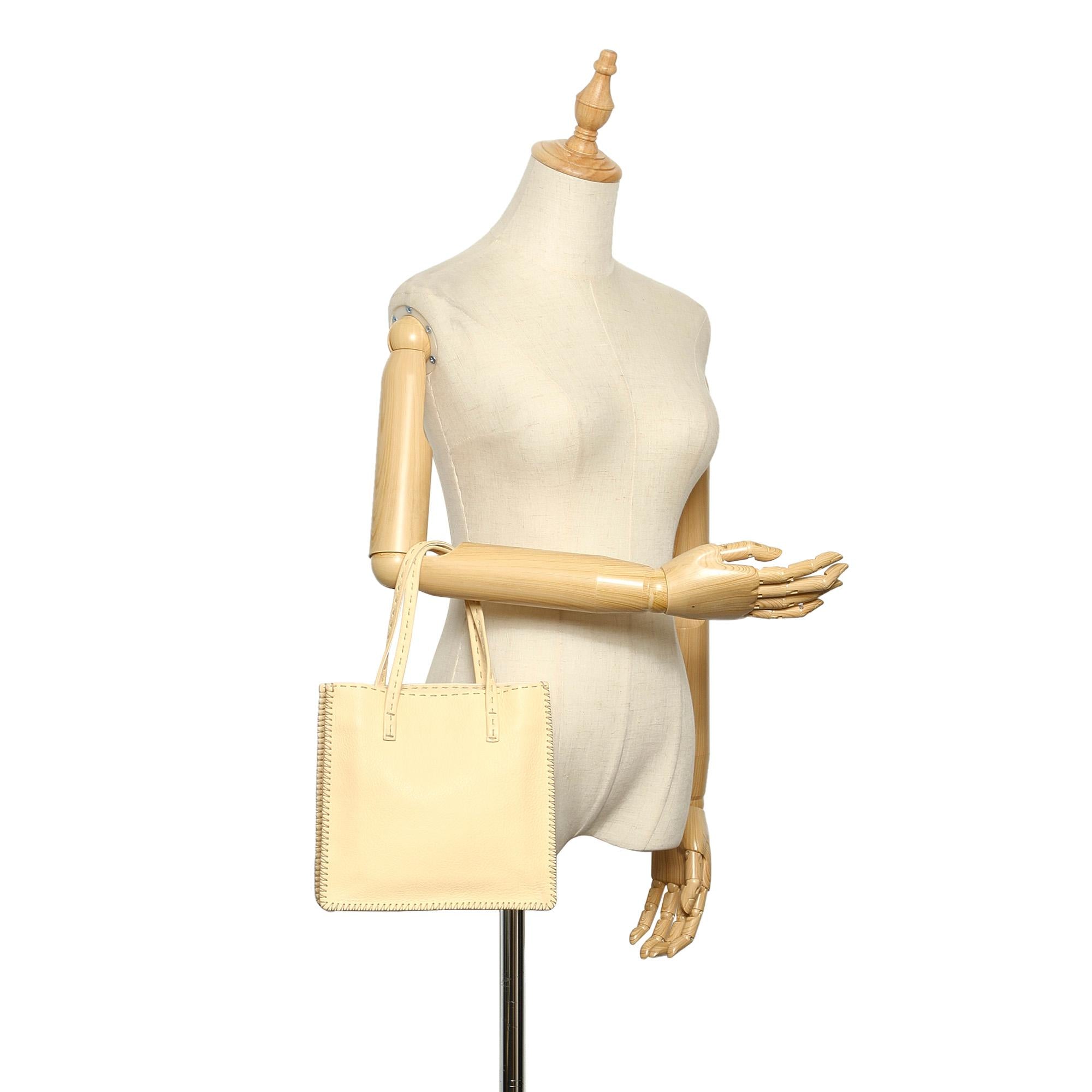 Fendi Selleria Leather Handbag (SHG-15496)