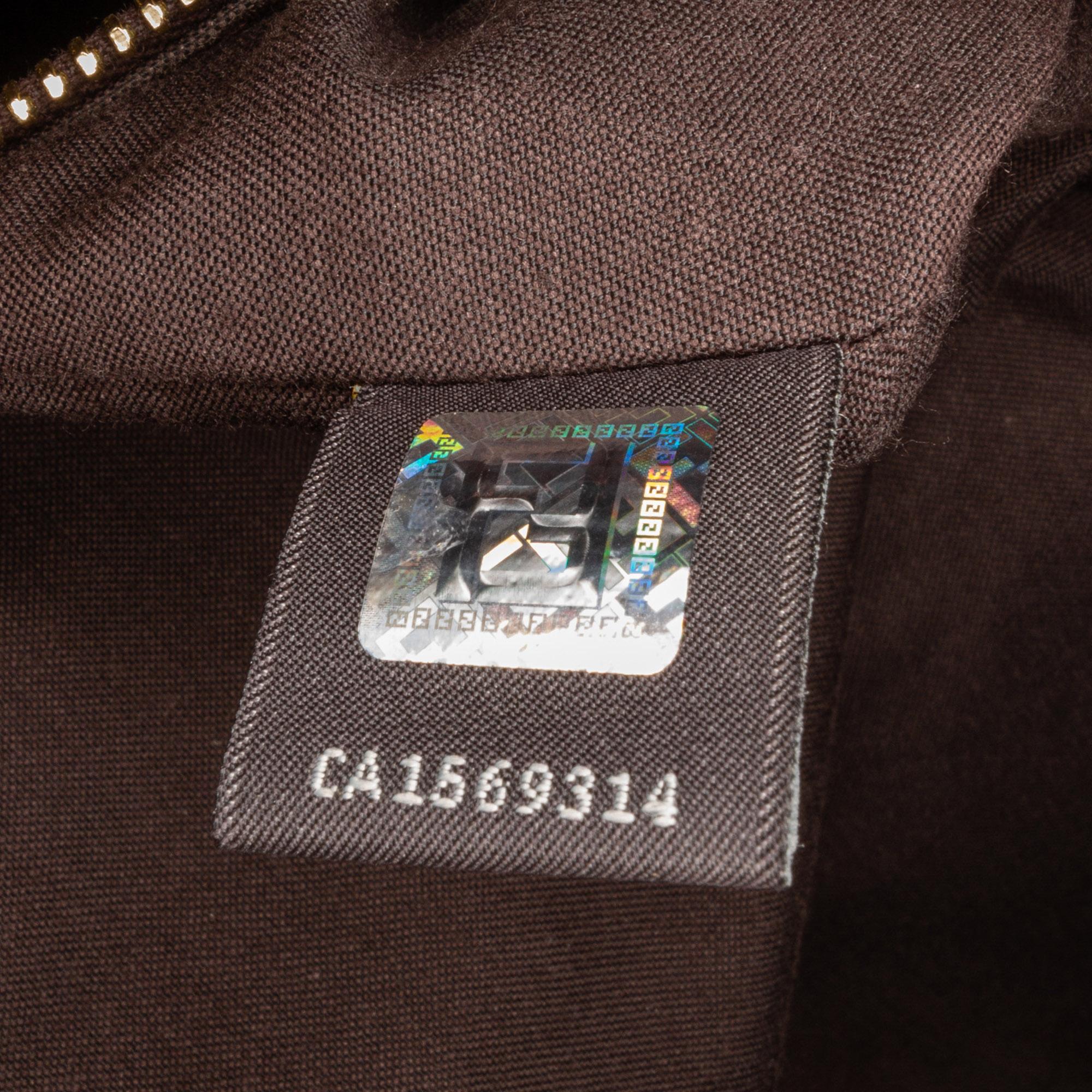 Fendi Textured Leather Classico No.4 Tote Bag (SHG-gSX2gy)