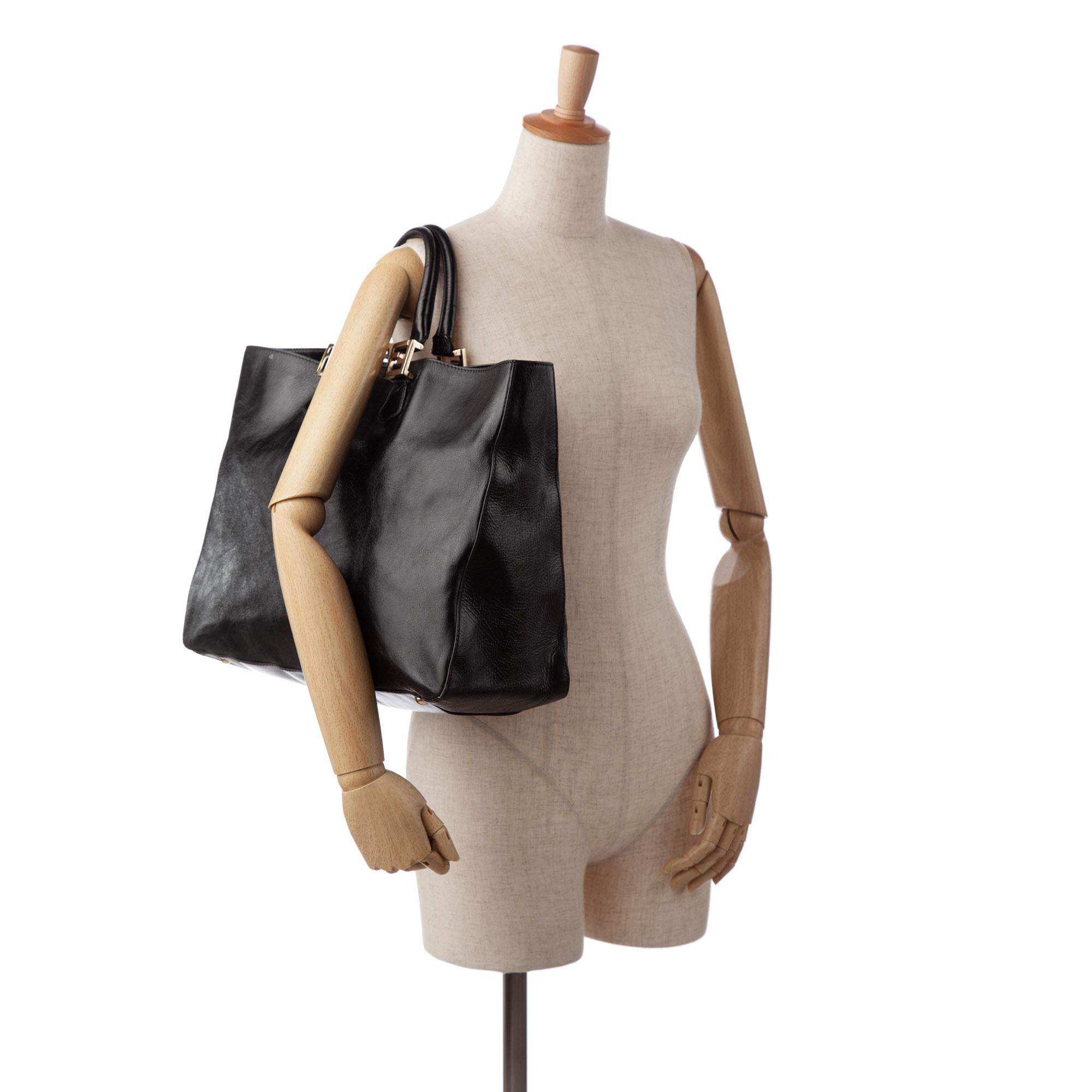 Fendi Twins Leather Tote Bag (SHG-5TD57t)