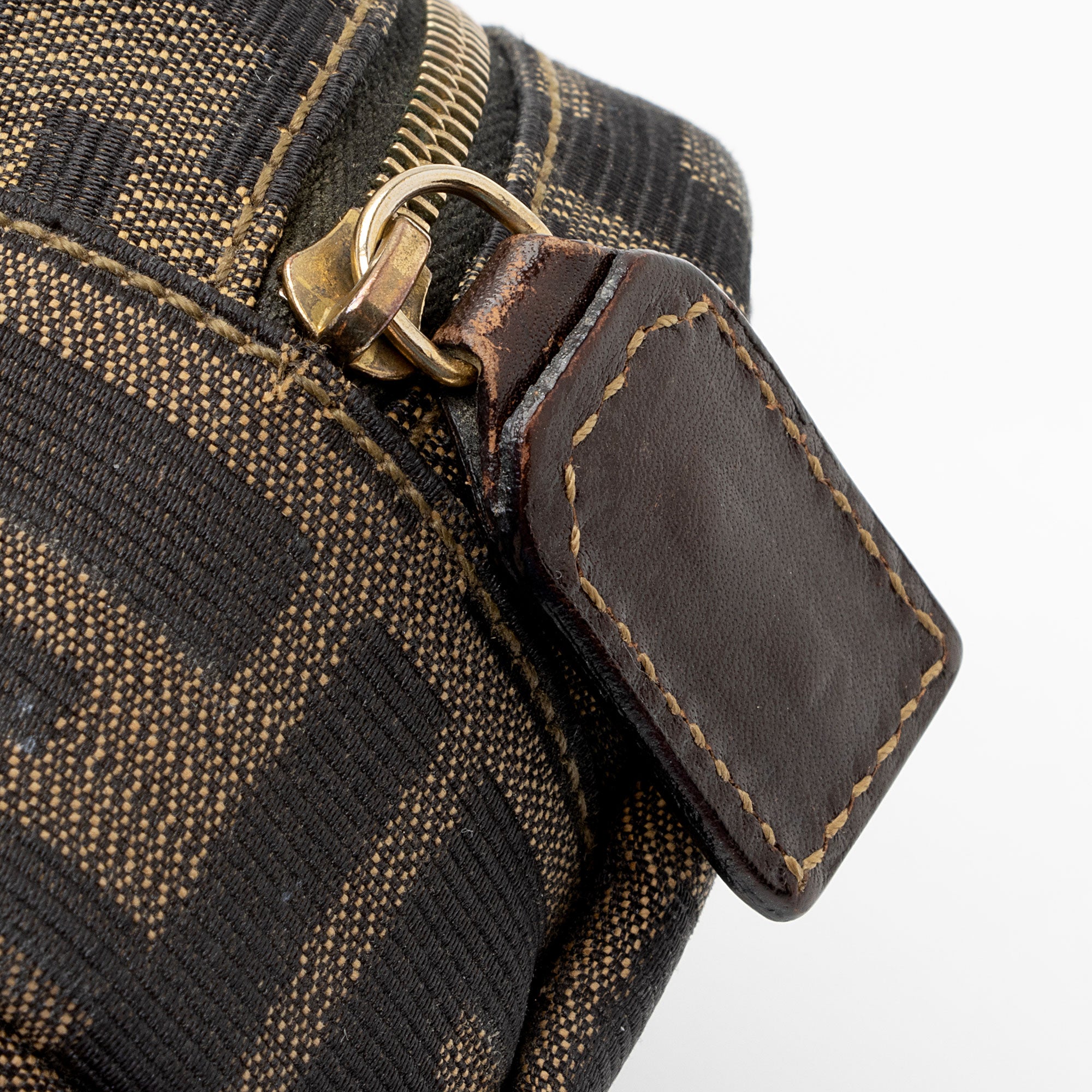 Fendi Vintage Zucca Small Cosmetic Bag (SHF-0emZkm)