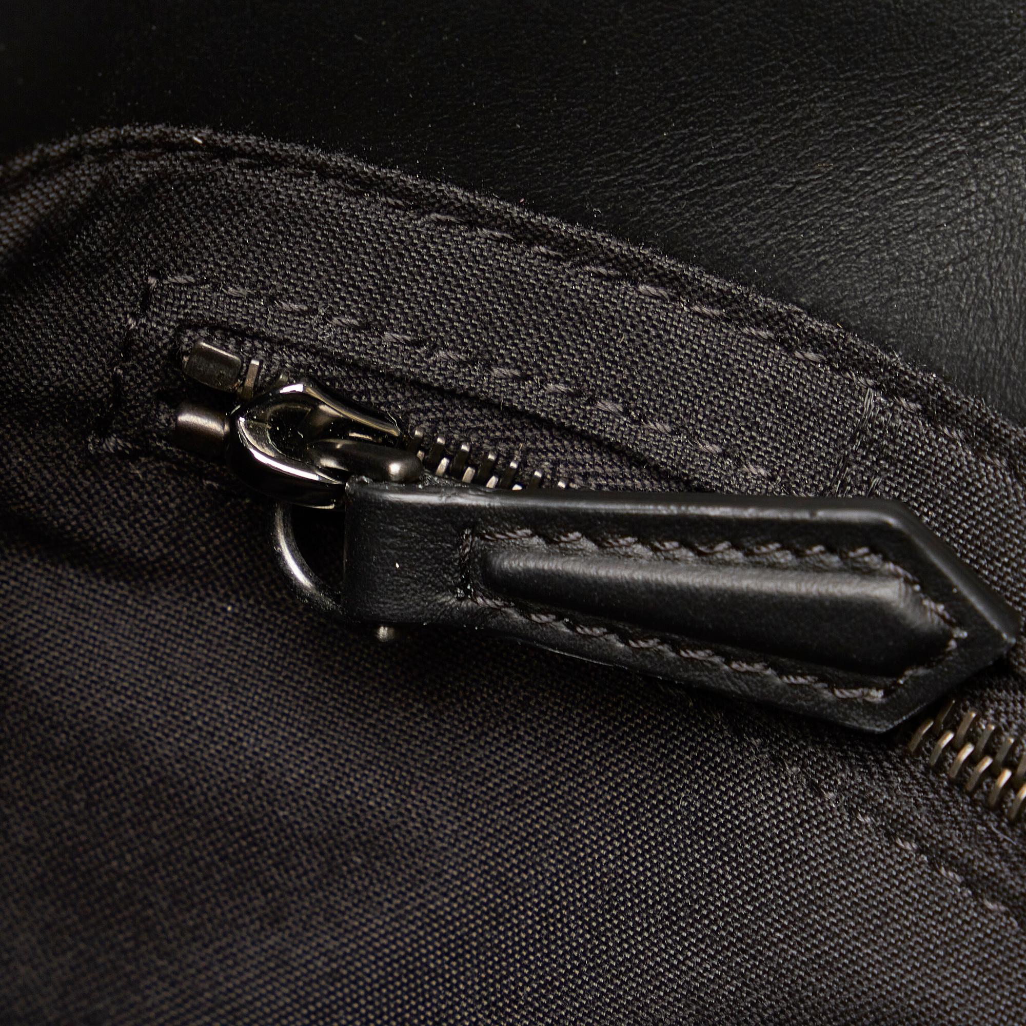 Fendi Zucca Convertible Belt Bag (SHG-puMwVP)