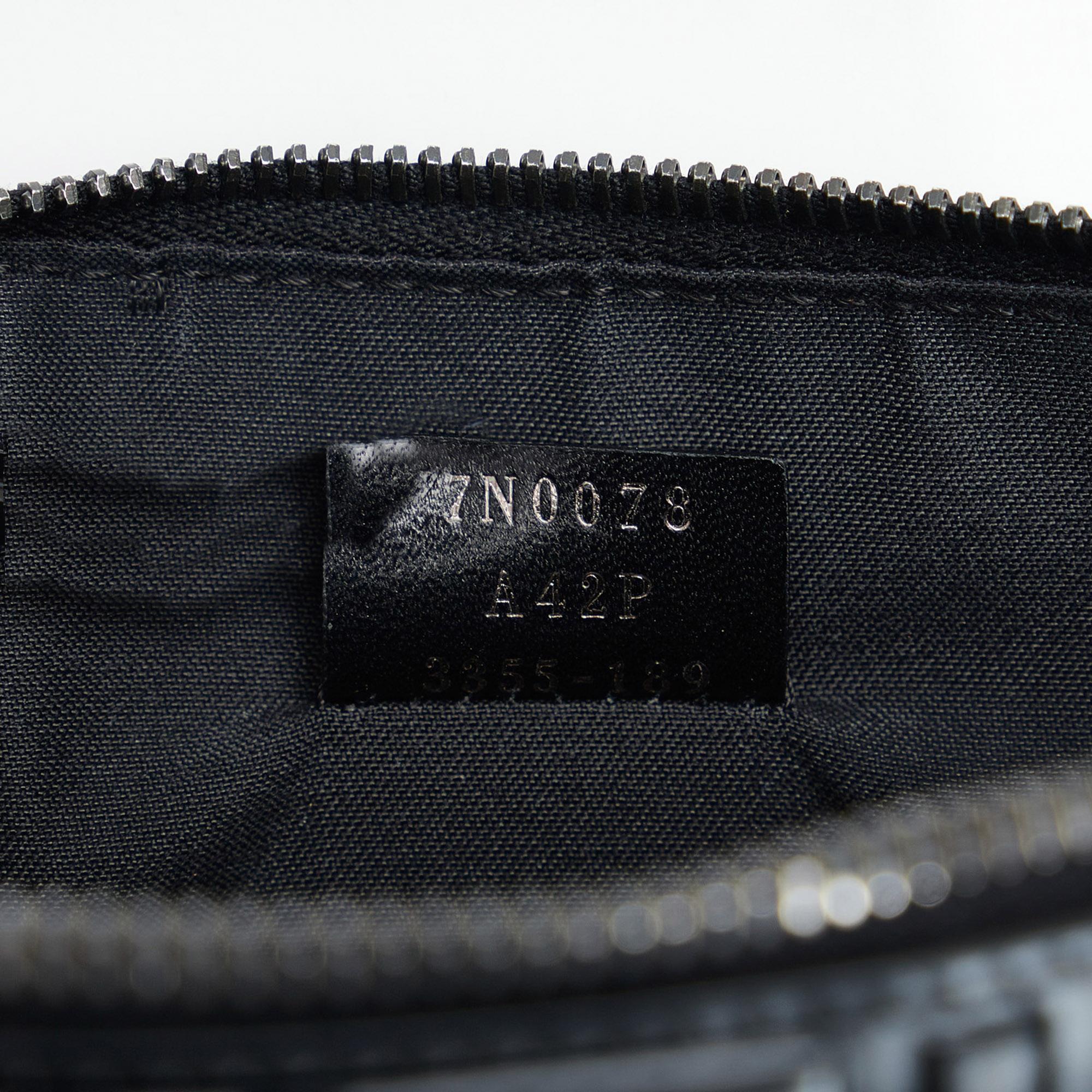 Fendi Zucca Embossed Zip Pouch (SHG-ocVOj7)