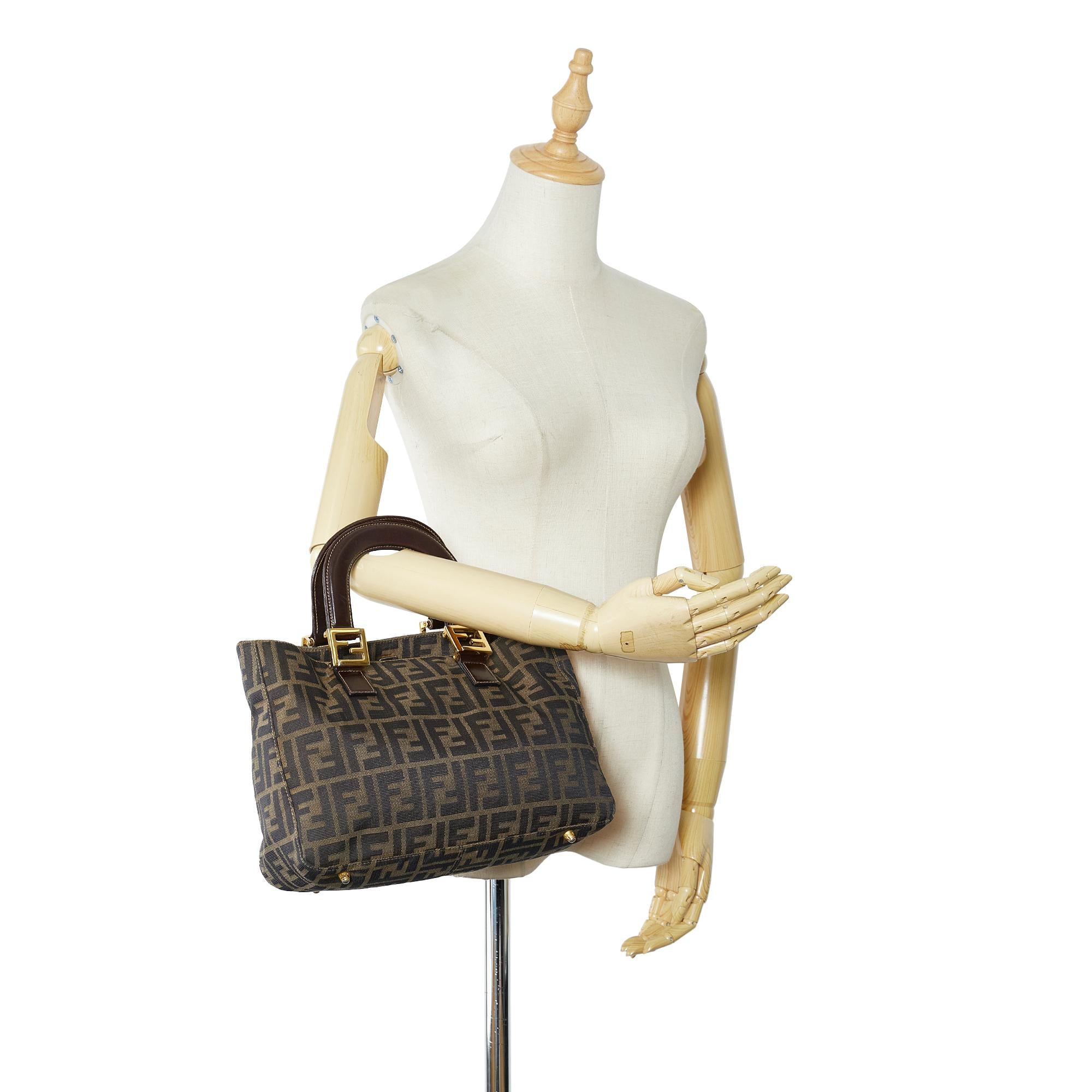 Fendi Zucca Tote (SHG-ZCaK8p)