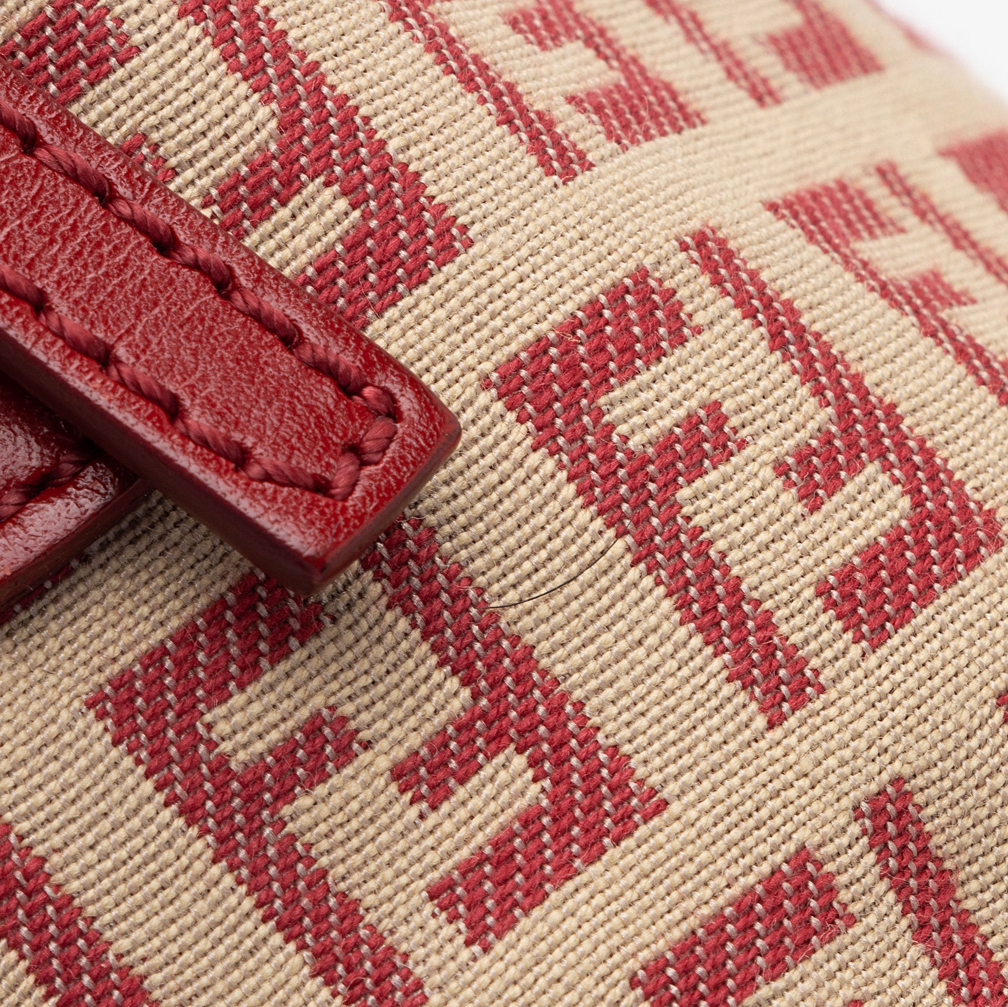 Fendi Zucchino Roll Tote (SHF-oTfht9)